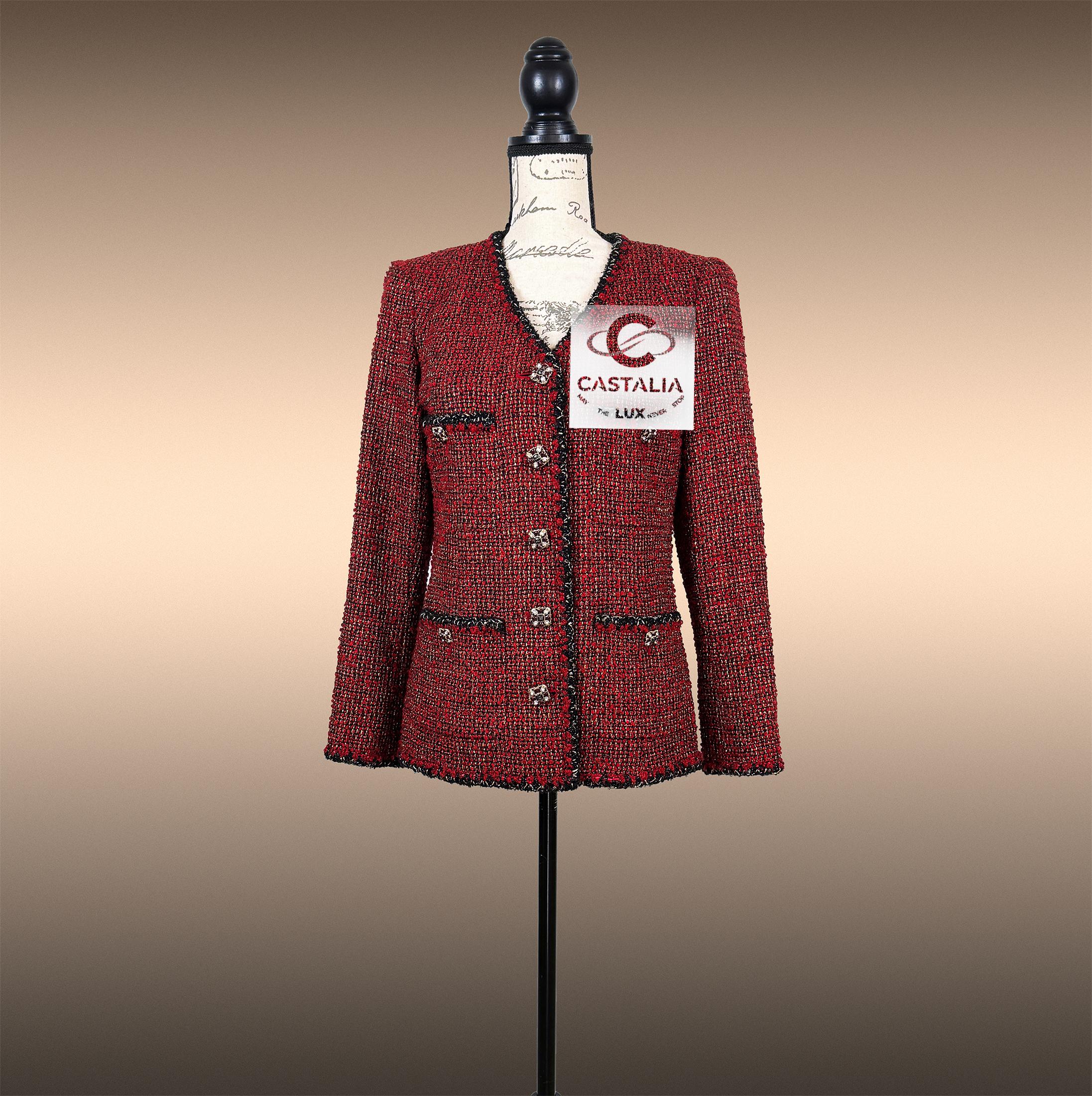 CHANEL Legendary Burgundy Tweed Jacket 40 FR For Sale 3