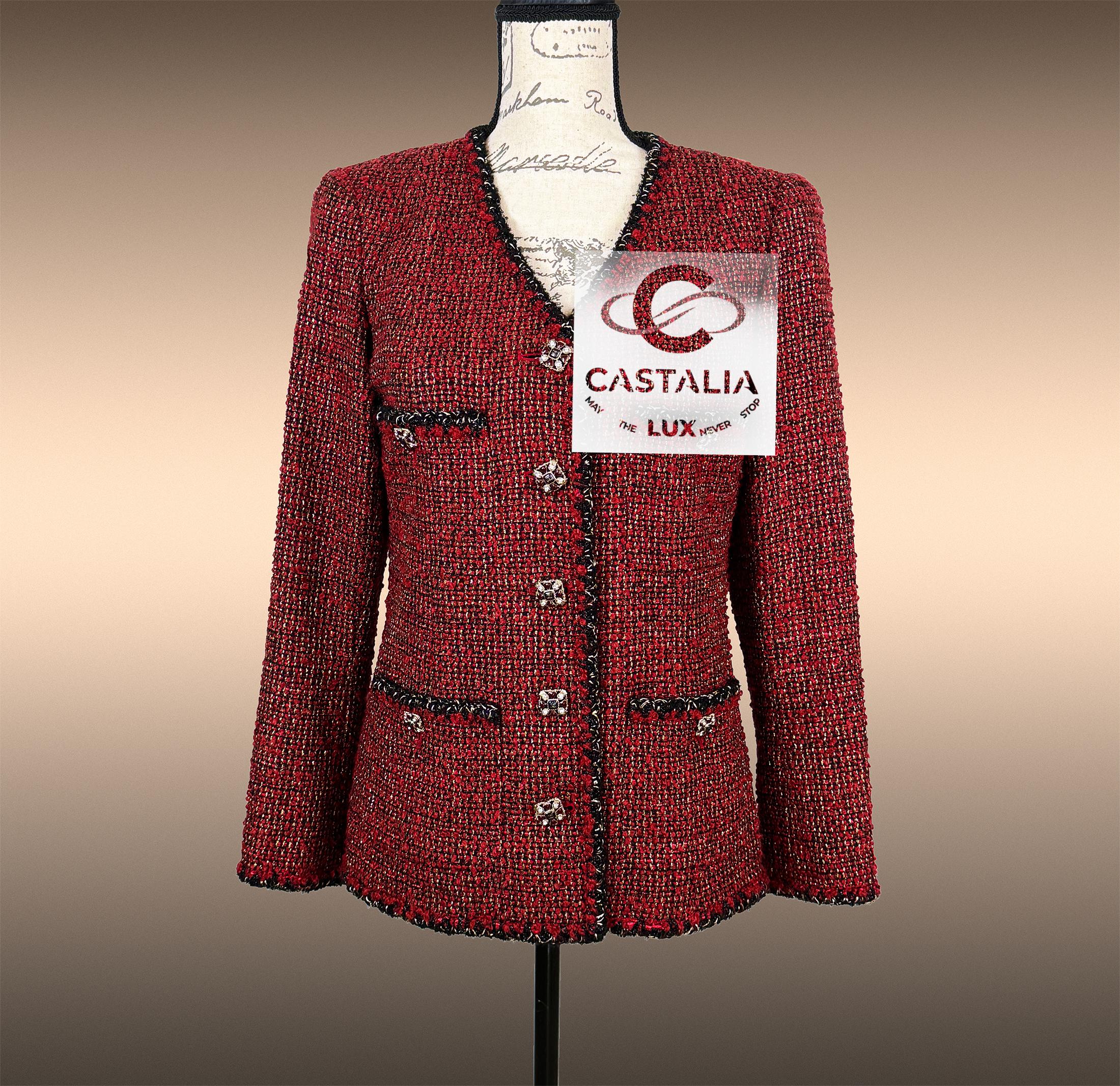 CHANEL Legendary Burgundy Tweed Jacket 40 FR For Sale 4
