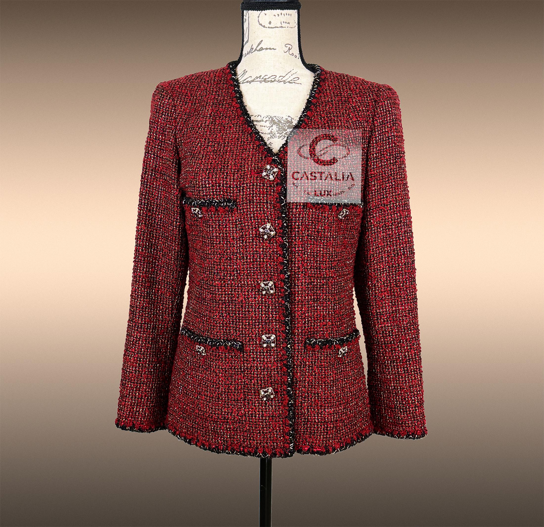 CHANEL Legendaria chaqueta de tweed burdeos 40 FR en venta 4