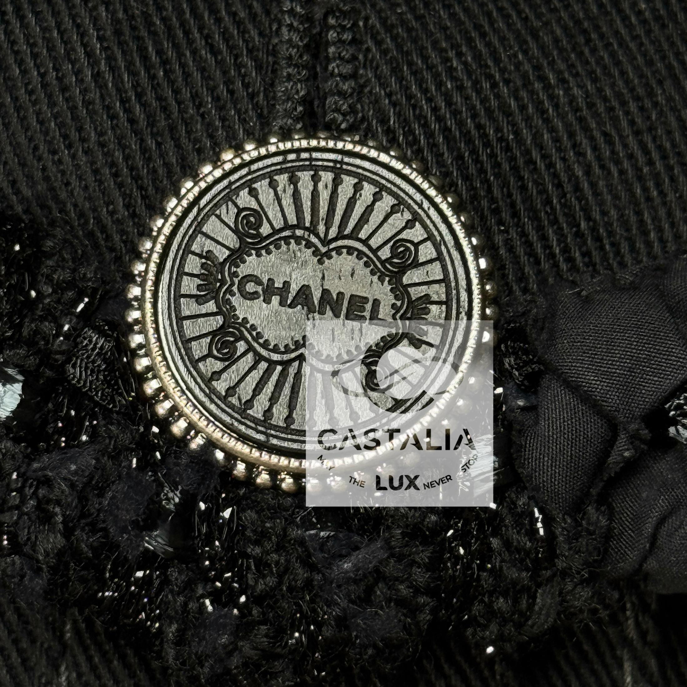 CHANEL Legendaria París / Cuba Chaquetita negra 34 en venta 8
