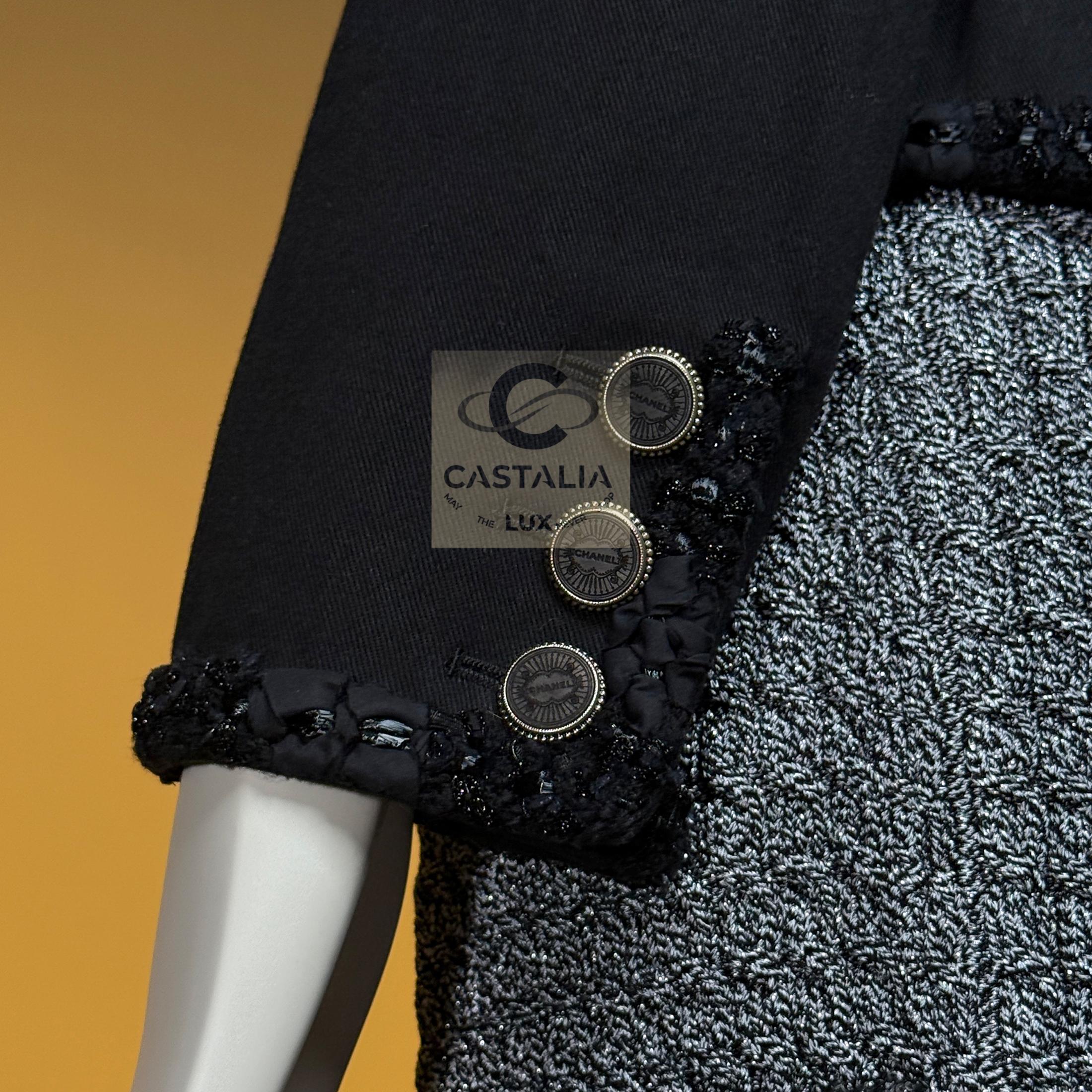 CHANEL Legendaria París / Cuba Chaquetita negra 34 en venta 11
