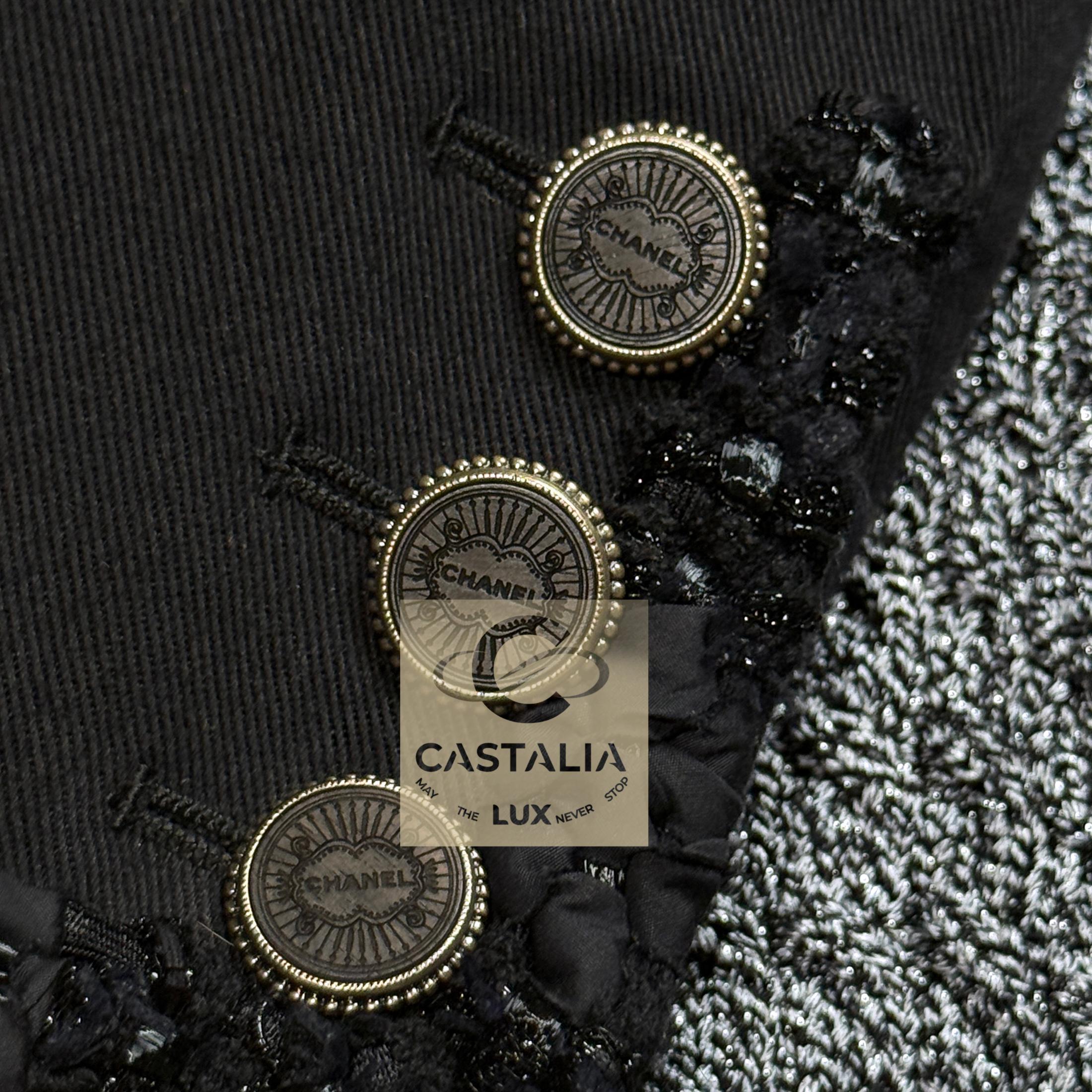 CHANEL Legendaria París / Cuba Chaquetita negra 34 en venta 12