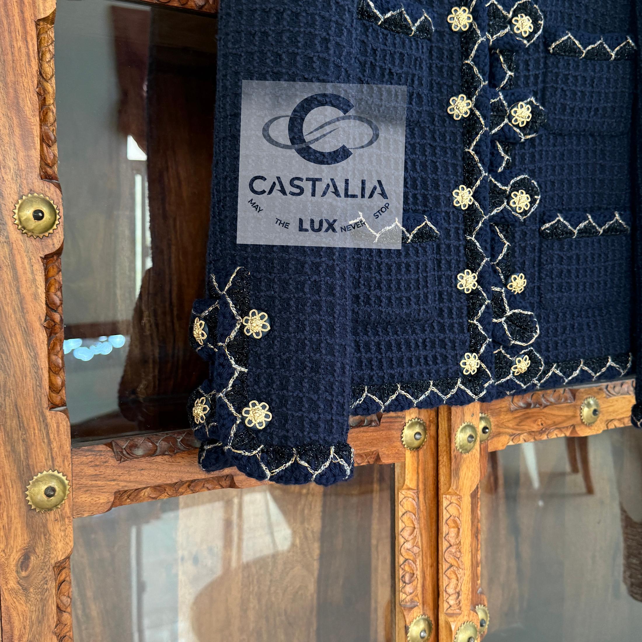 Chanel Leggendaria Parigi / Salisburgo - Giacca in tweed navy 34 FR in vendita 4