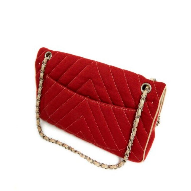 Red Chanel, Leo Chevron limited edition in red jersey For Sale