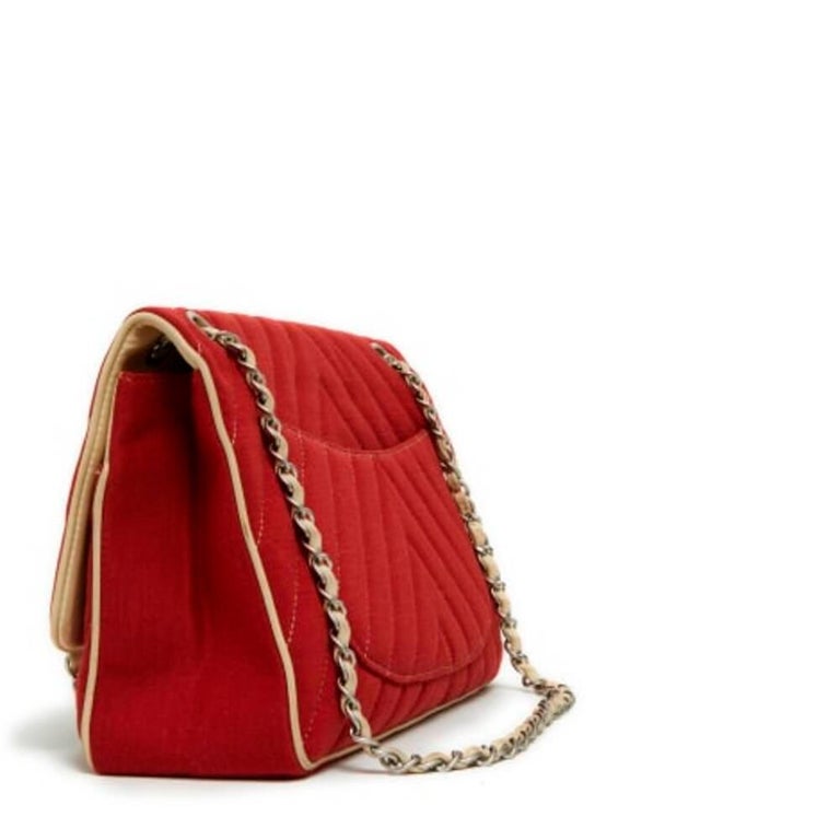 Chanel, Leo Chevron limited edition in red jersey For Sale 1
