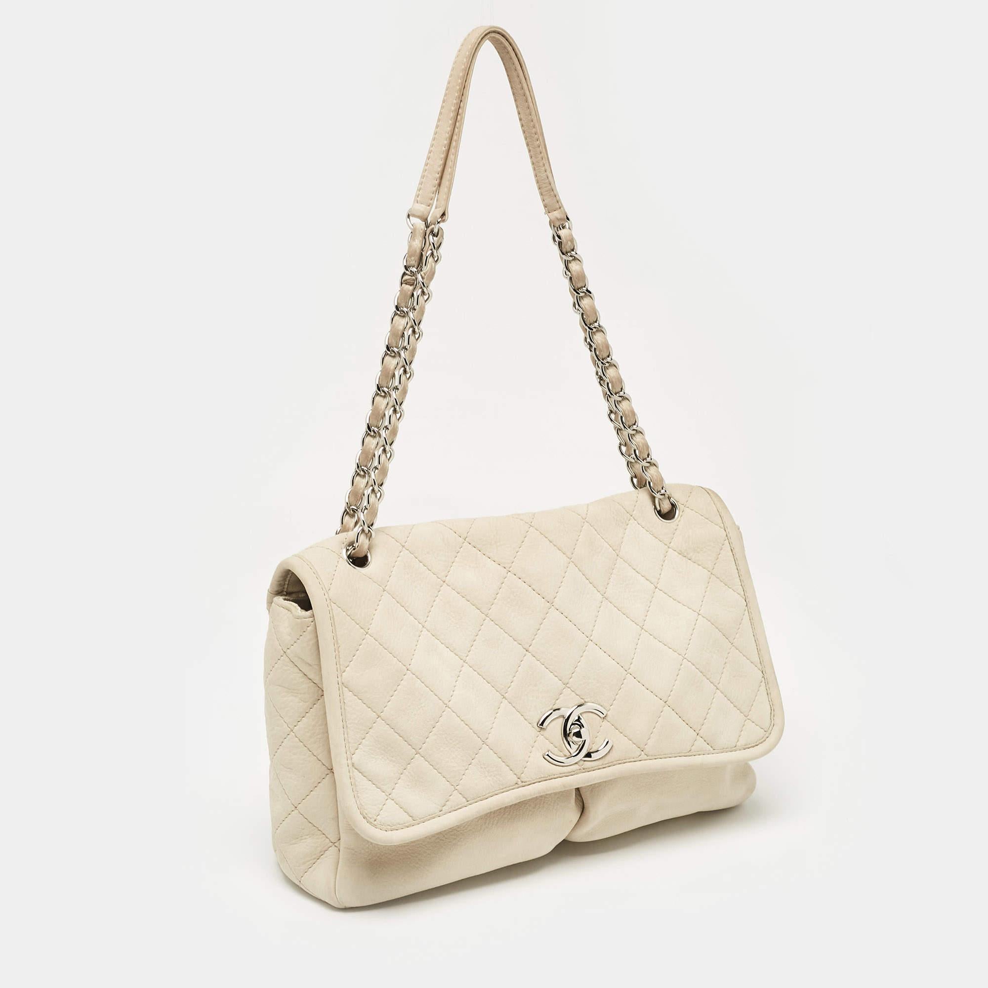 Chanel Light Beige Nubuck Leather Split Pocket Flap Bag In Good Condition In Dubai, Al Qouz 2