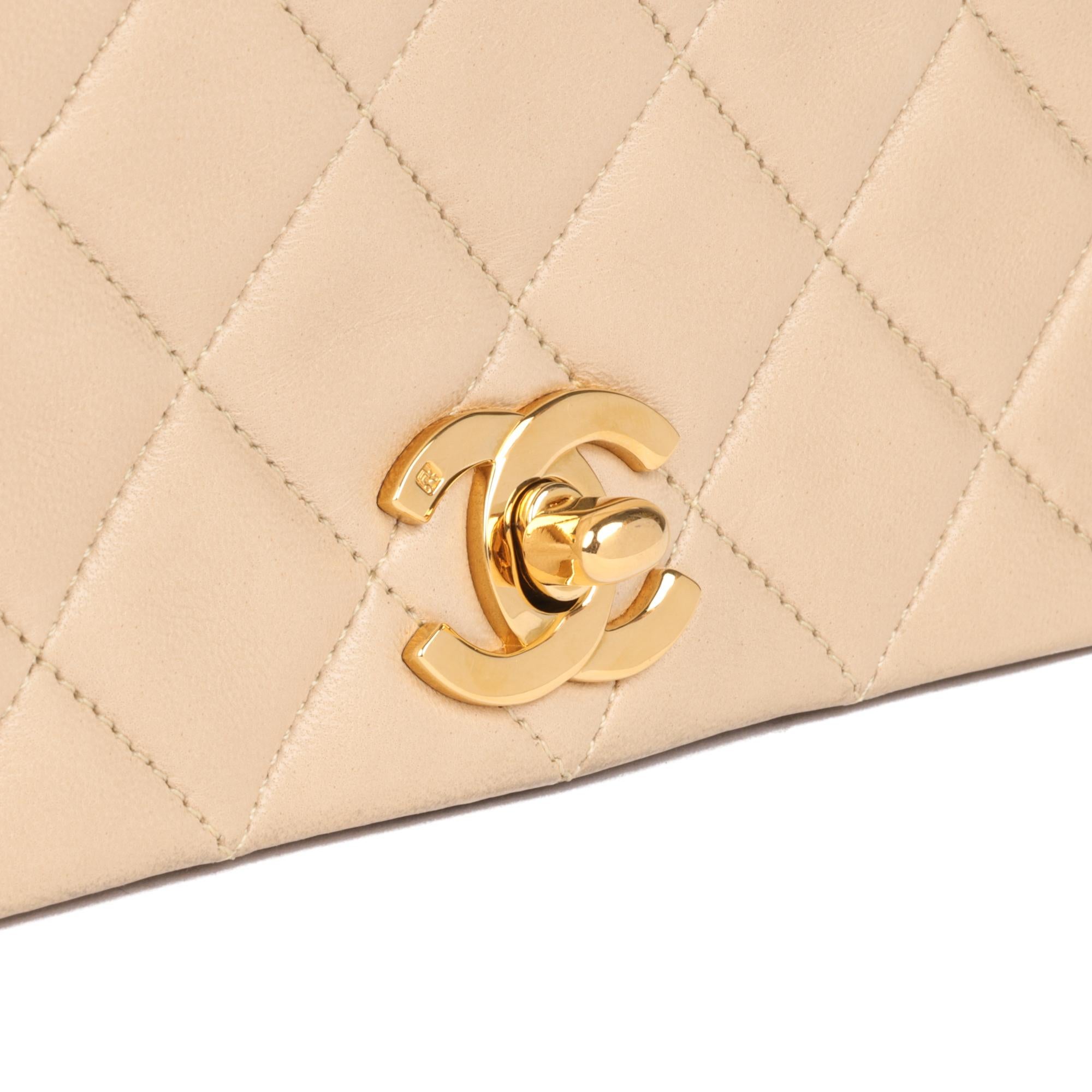 CHANEL Light Beige Quilted Lambskin Vintage Small Classic Single Full Flap Bag For Sale 2