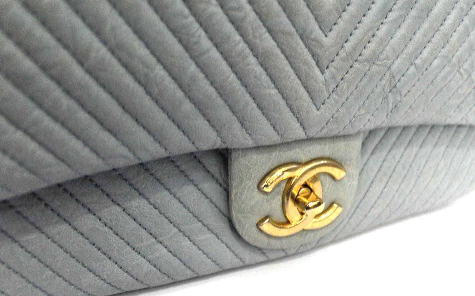 Chanel Light Blu Leather Shoulder Bag  In Excellent Condition In Torre Del Greco, IT