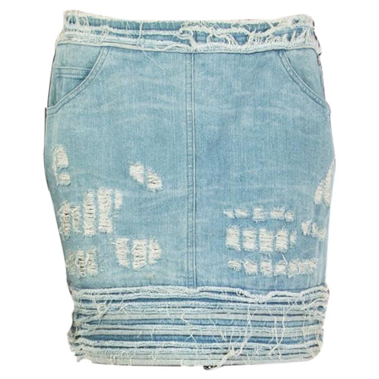 CHANEL Mini-jupe en jean bleu clair dispersé en coton, 40 M en vente