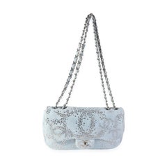 Chanel - Sac à rabat simple bleu clair matelassé en denim avec cristaux Swarovski