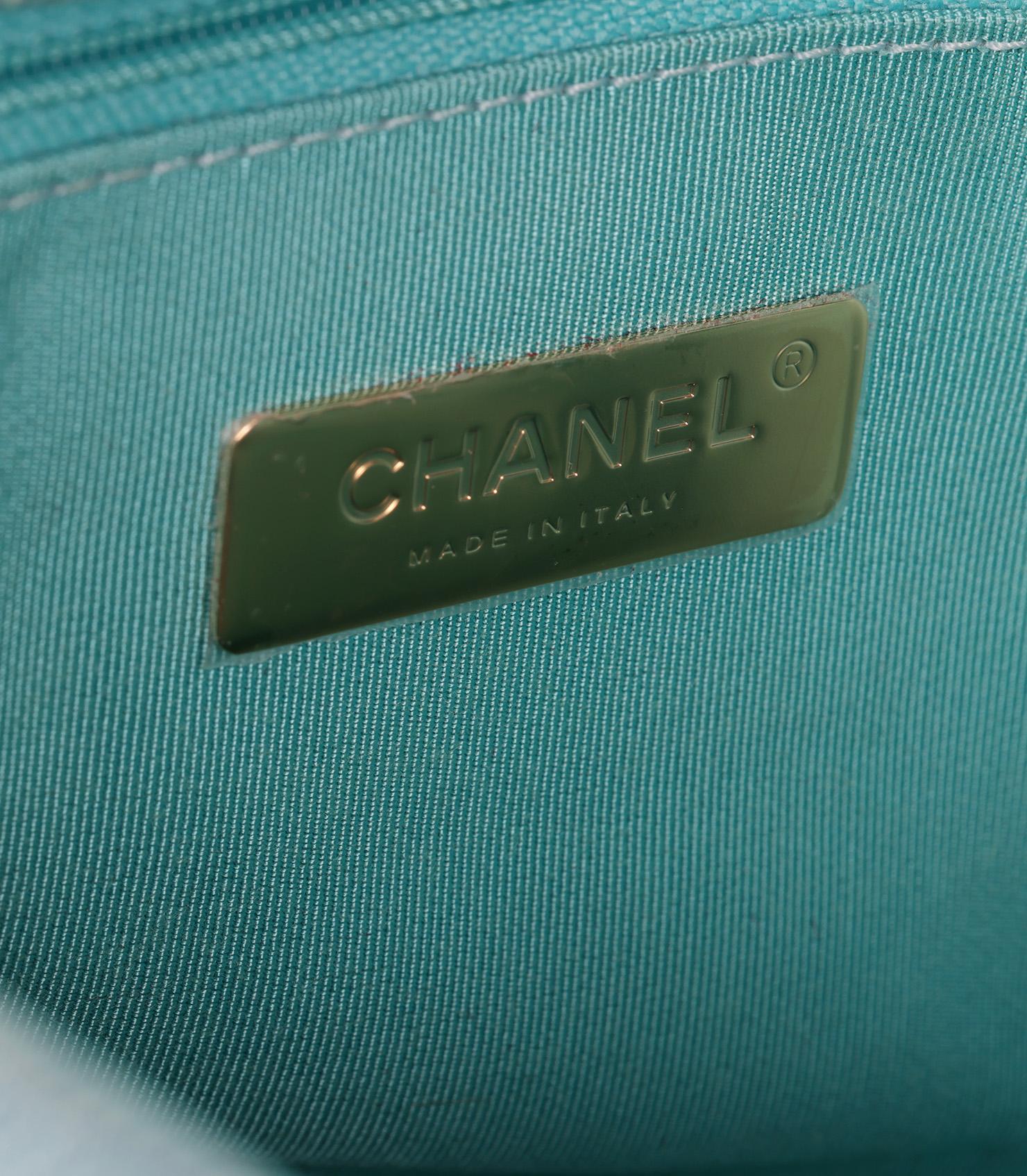 Chanel Light Blue Quilted Denim & Turquoise Lambskin Leather Small 19 Flap Bag For Sale 4