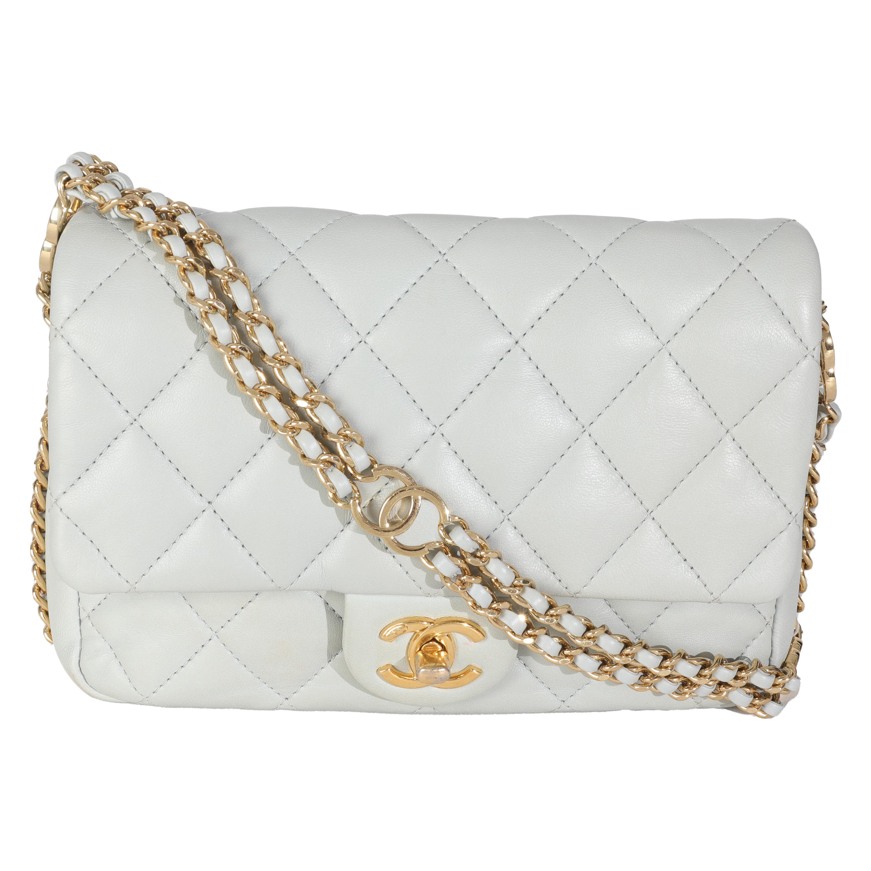 Chanel Mini Flap in pelle di agnello trapuntata blu chiaro CC You