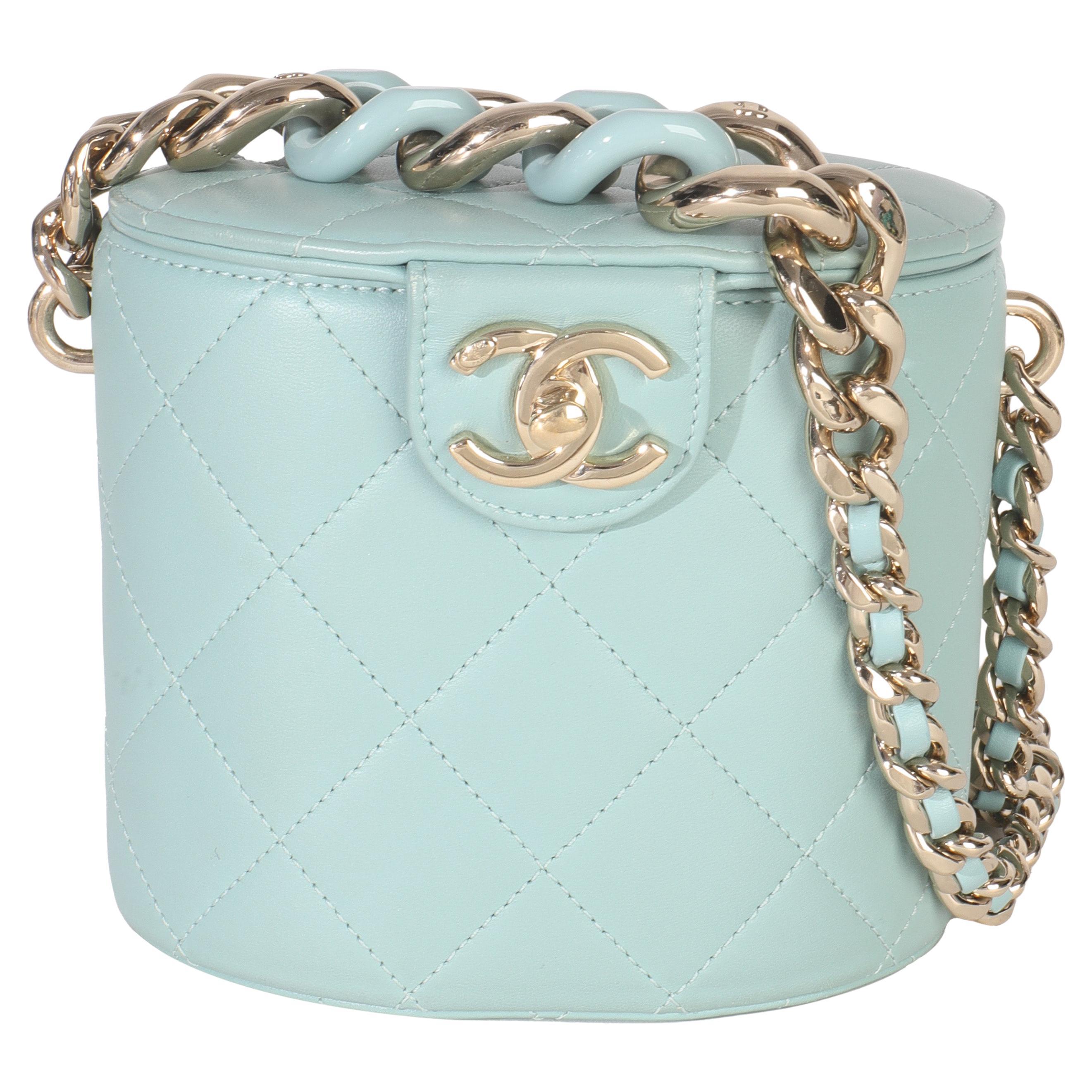 Chanel Astuccio elegante in pelle di agnello trapuntata blu chiaro in resina