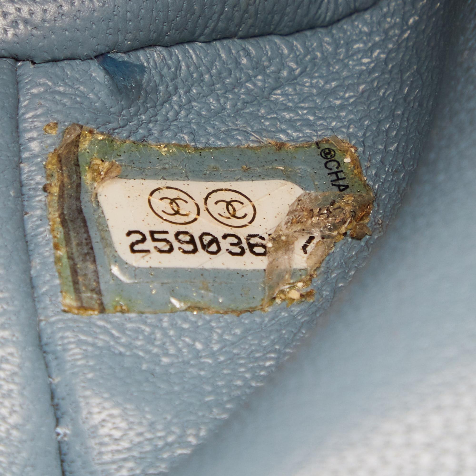 Chanel - Sac ceinture à sequins bleu clair en cascade 1
