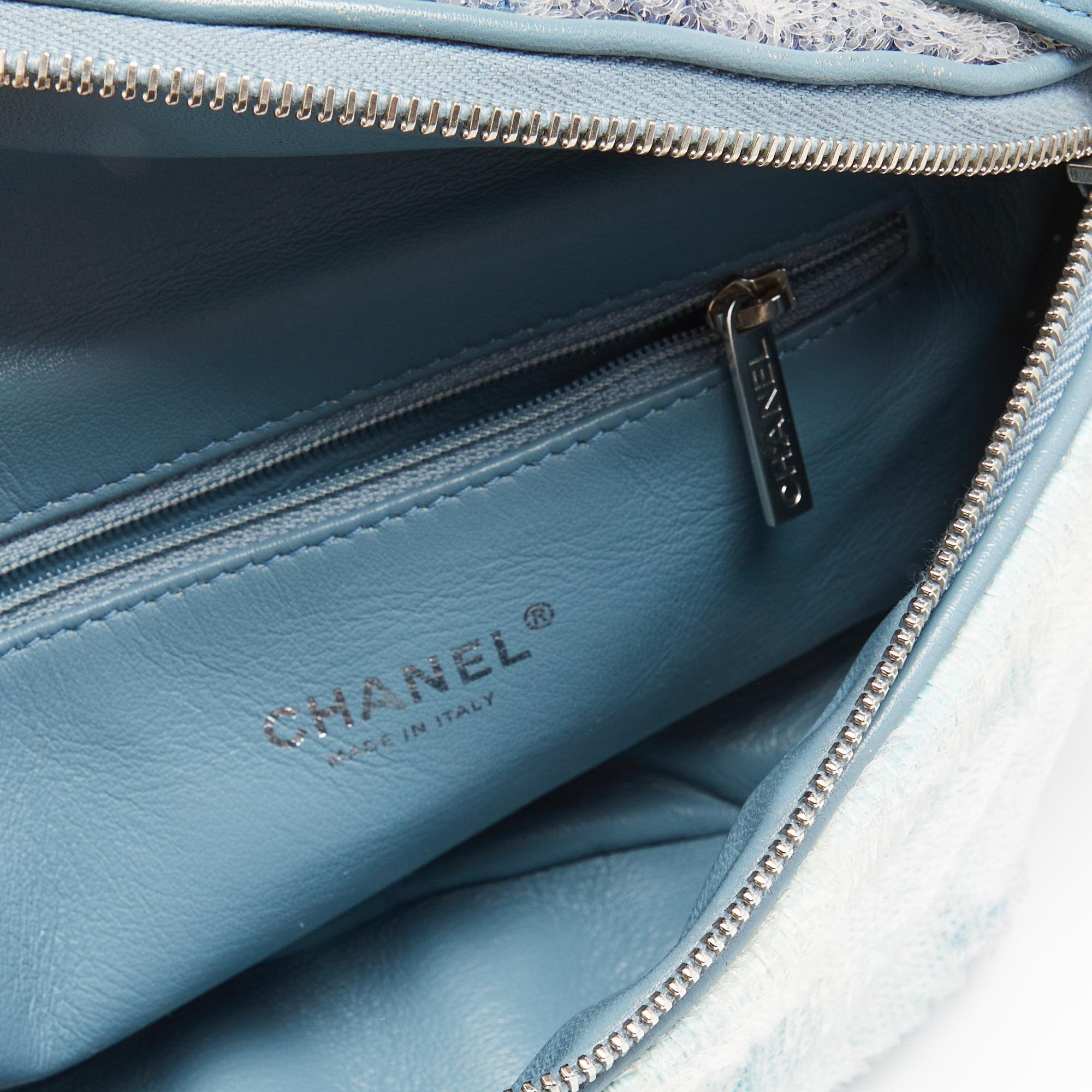 Chanel - Sac ceinture à sequins bleu clair en cascade 3