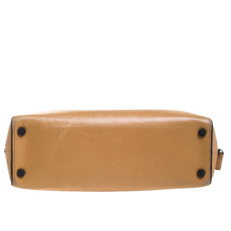 Women's Chanel Light Brown Leather Resin Chain Medium Vintage Shoulder Bag