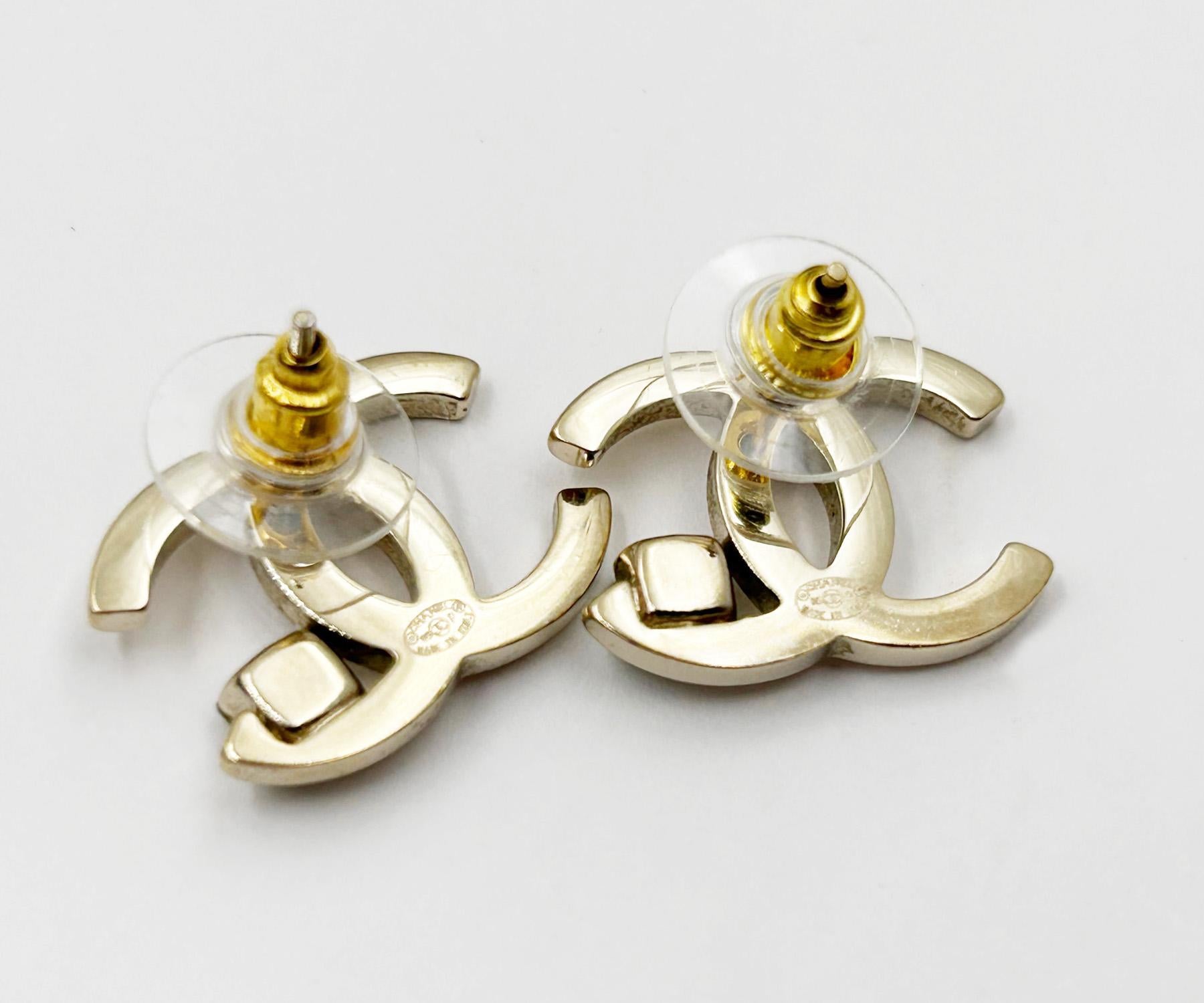 Women's Chanel Light Gold CC Corner Green Crystal Piercing Earrings  For Sale
