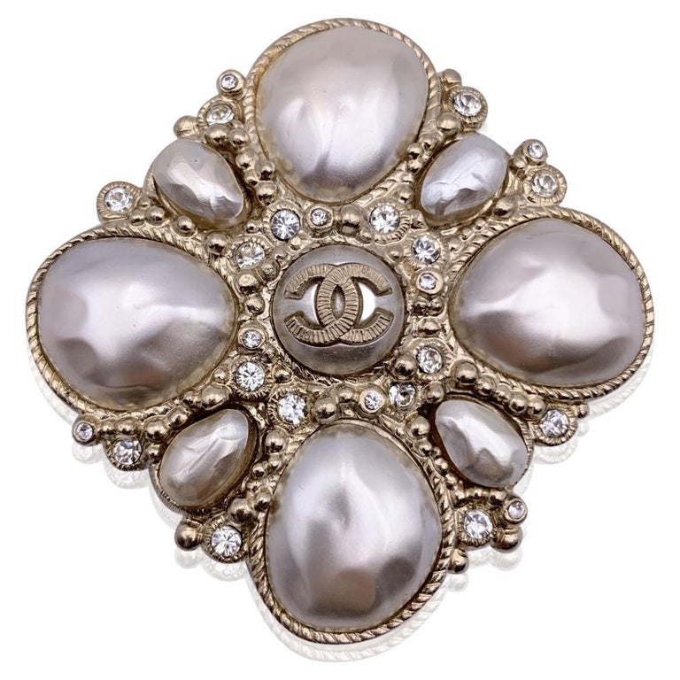 CHANEL Brooch CC Logo Pearl and Crystals Pin W/Box For Sale at 1stDibs
