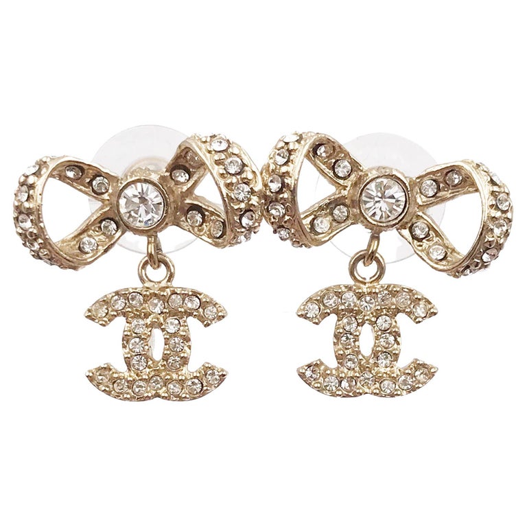 Chanel 2021 Faux Pearl, CC Clip-On Cuff, Single Earring - Gold