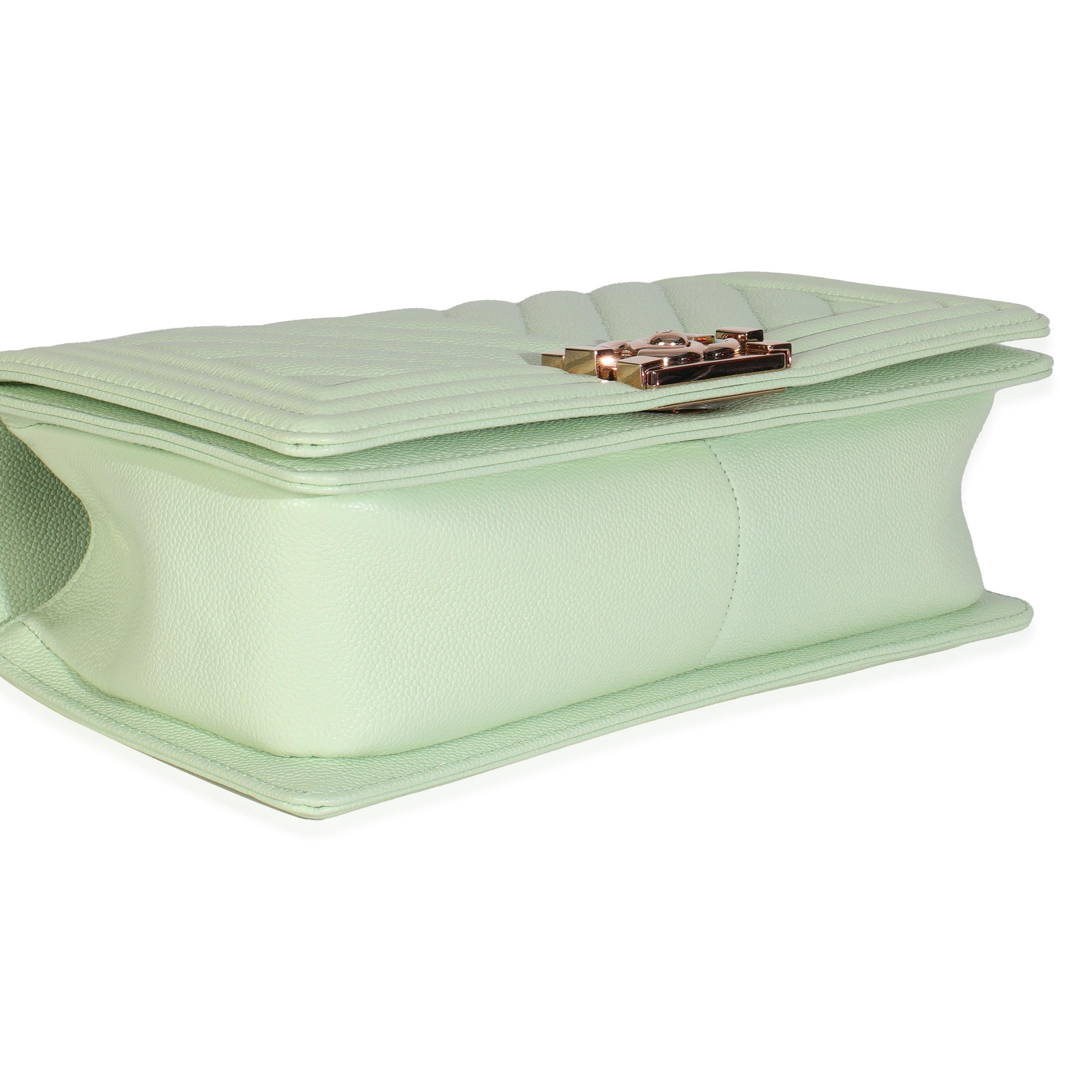 Chanel Light Green Caviar Chevron Old Medium Boy Bag en vente 1