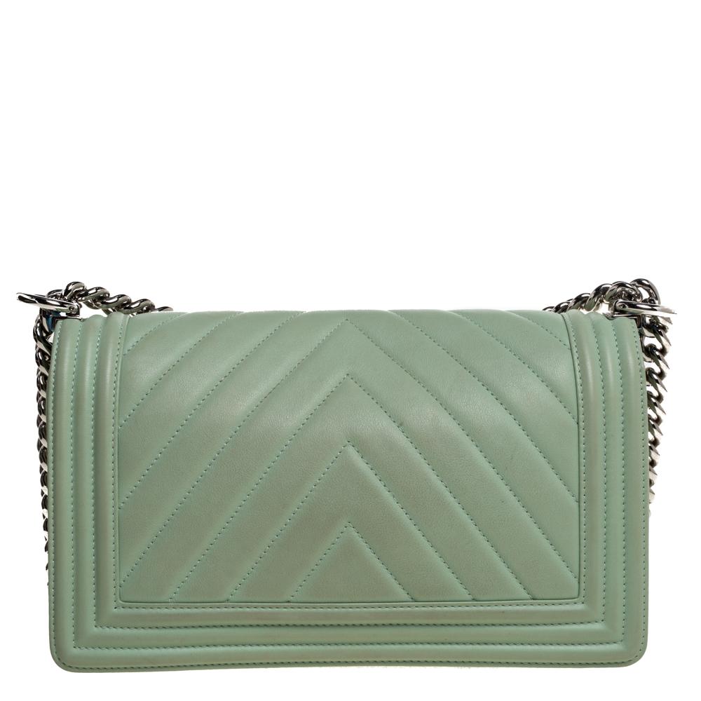 Every Chanel creation deserves to be etched with honour in the history of fashion as they carry irreplaceable style. Like this stunner of a Boy Flap that has been exquisitely crafted from chevron leather. It does not only bring a green shade but