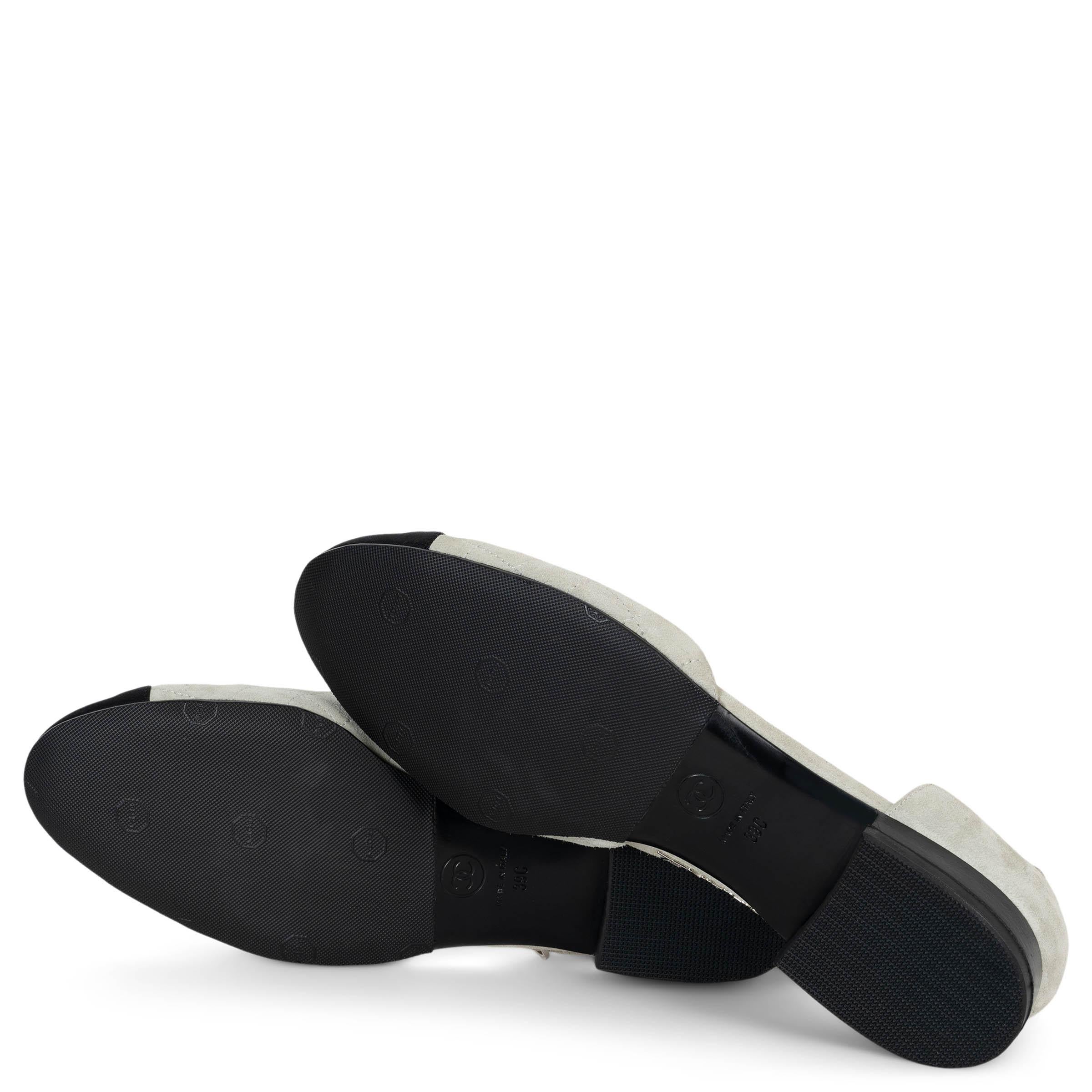 CHANEL light grey & black suede & grosgrain 20S MARY JANE Flats Shoes 39 For Sale 5