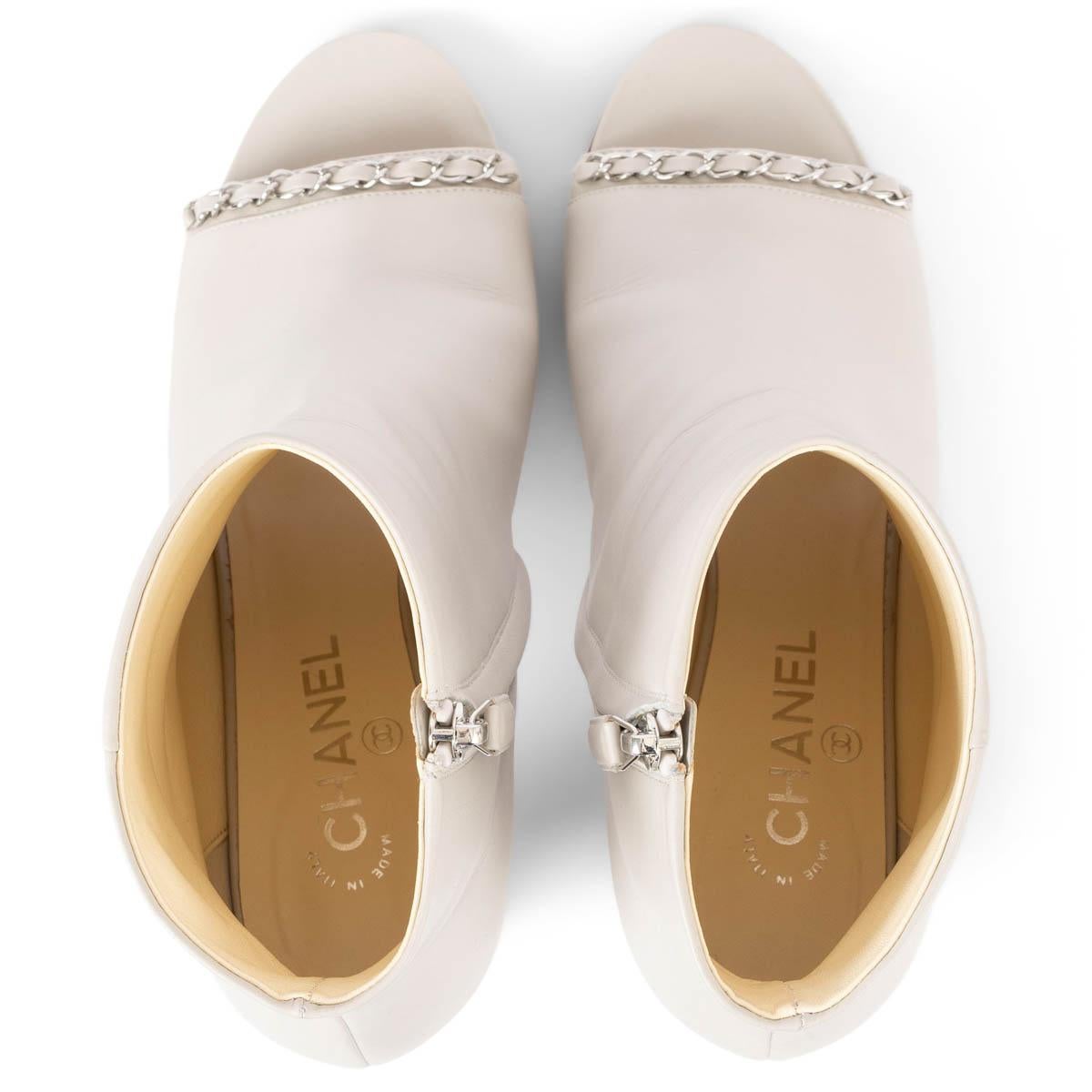 CHANEL light grey leather 16C SEOUL CHAIN TRIM OPEN TOE Boots Shoes 41 fit 40 For Sale 1