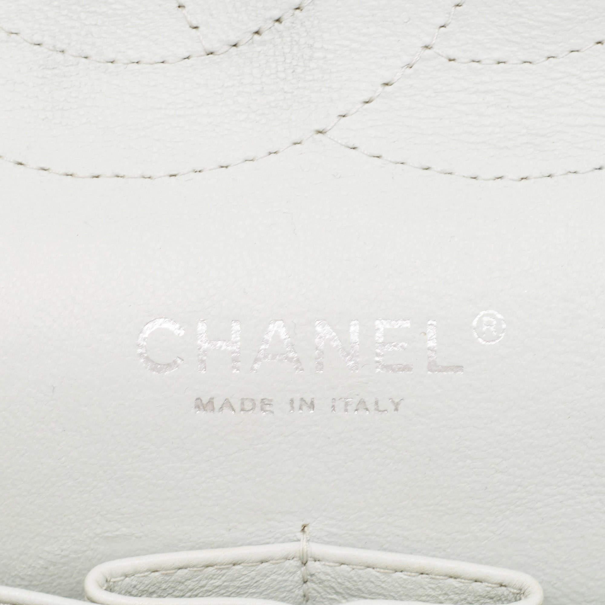 Chanel Gris Claro Acolchado Cuero Jumbo Classic Bolso Doble Solapa en venta 11