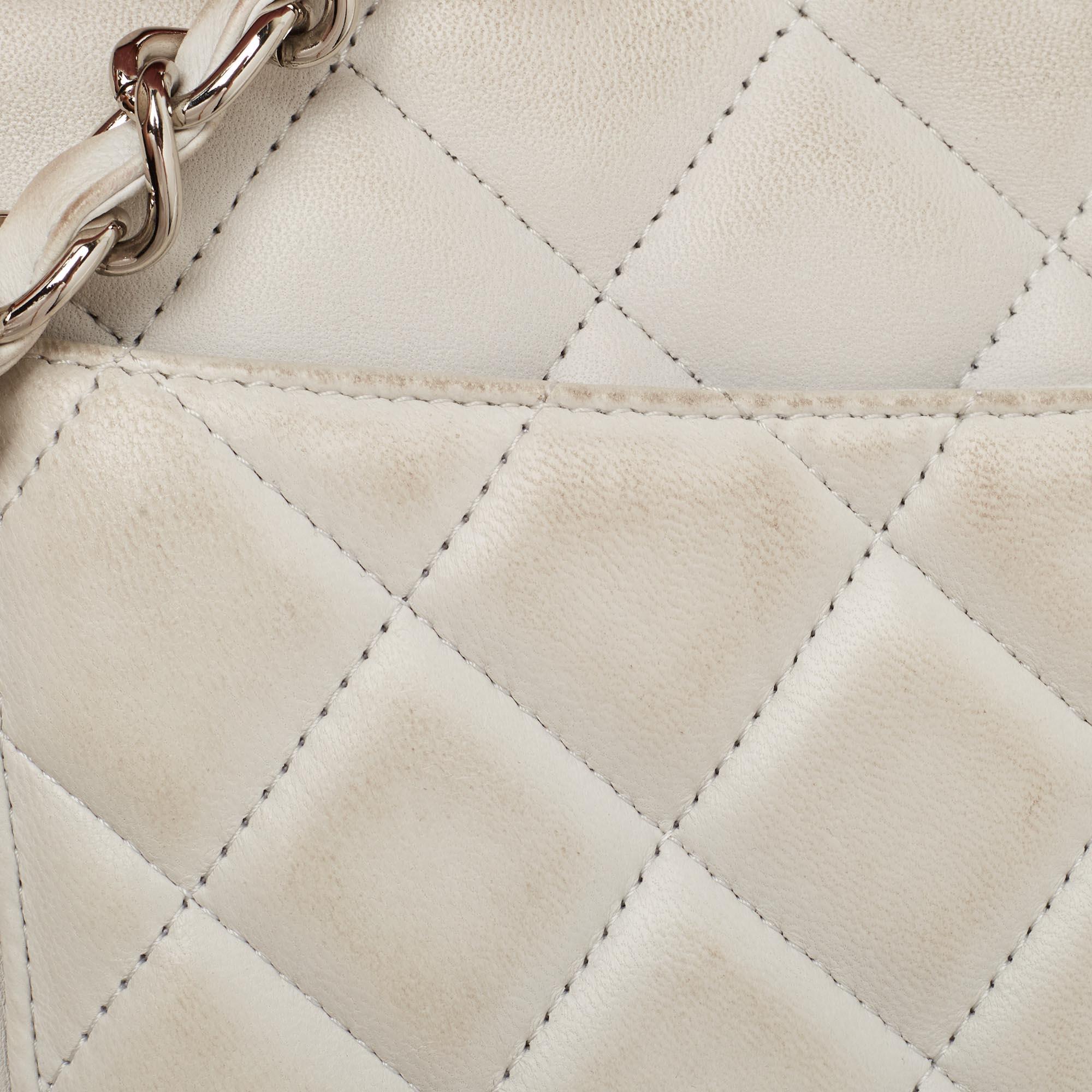 Chanel Light Grey Quilted Leather Jumbo Classic Double Flap Bag For Sale 1