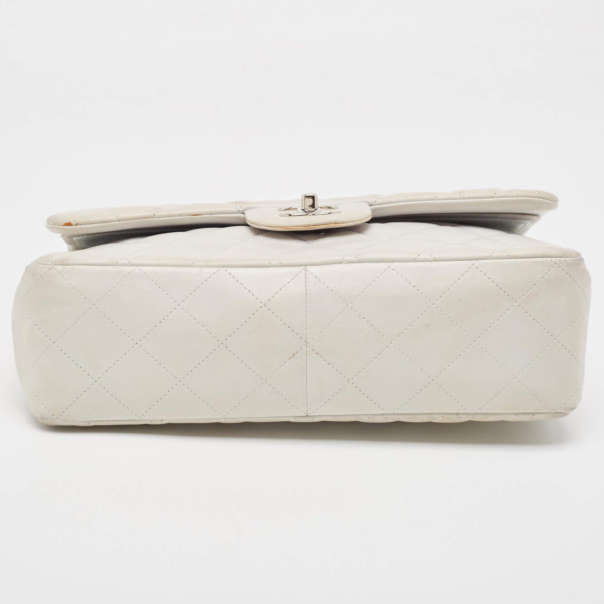 De las mujeres Chanel Gris Claro Acolchado Cuero Jumbo Classic Bolso Doble Solapa en venta