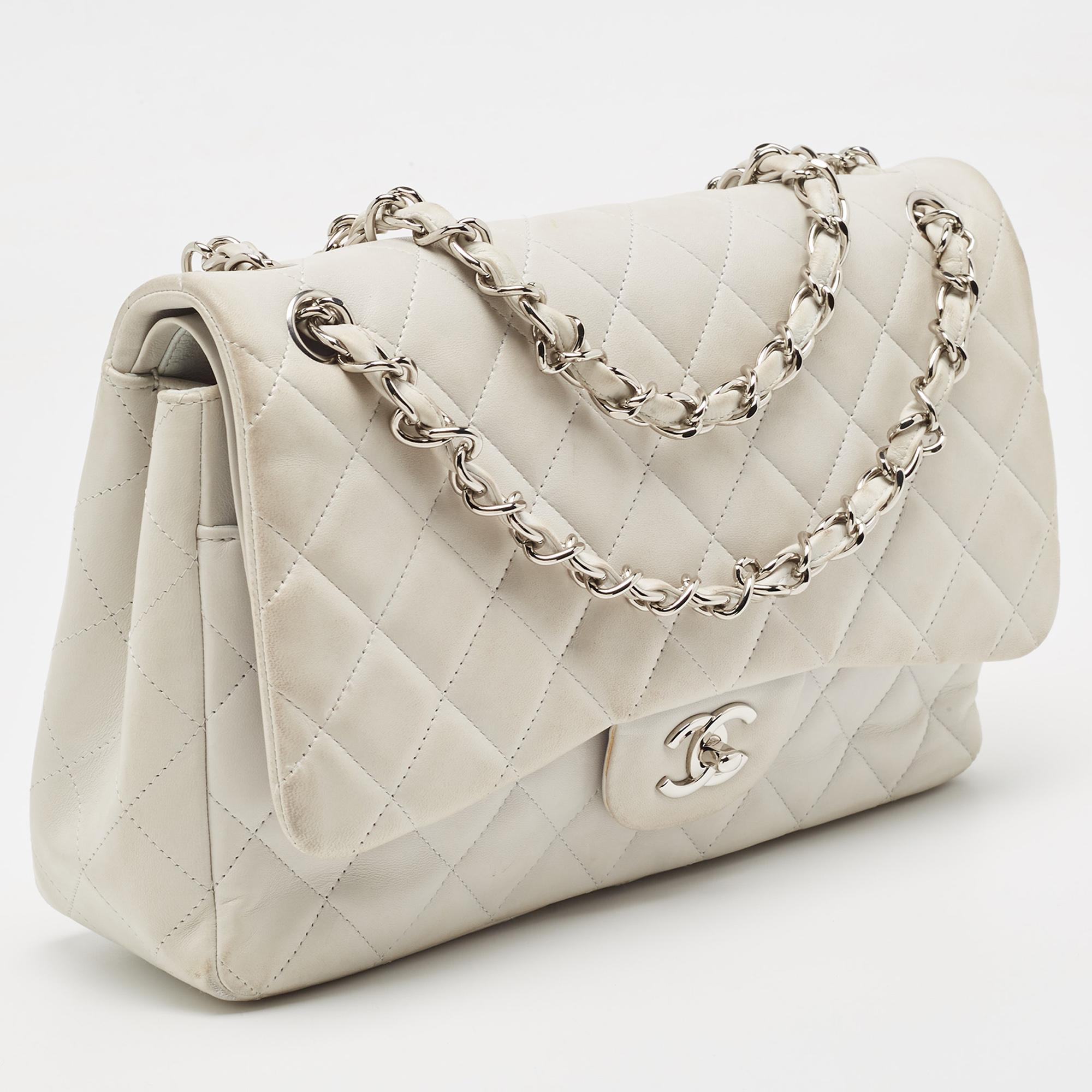 Chanel Light Grey Quilted Leather Jumbo Classic Double Flap Bag For Sale 4