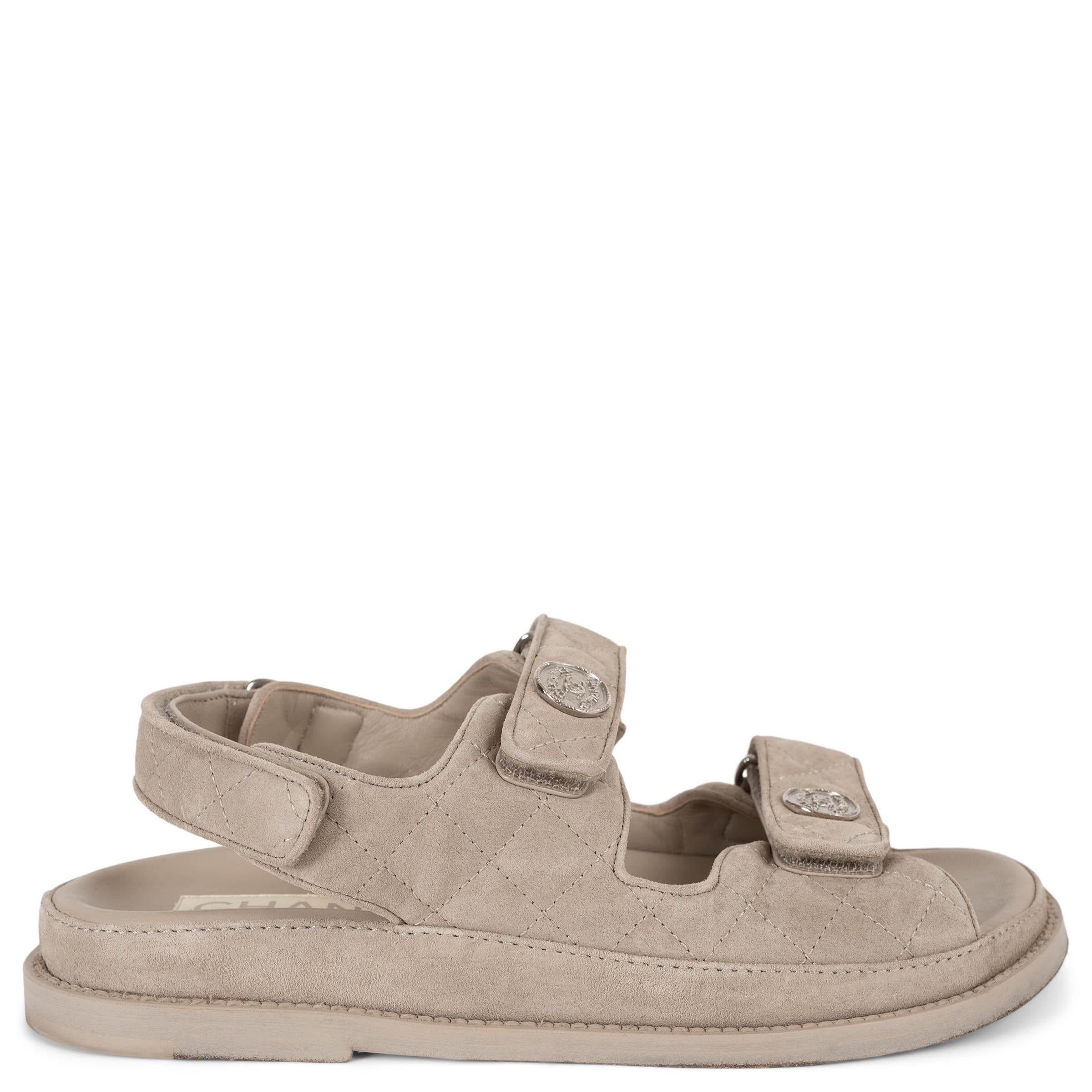 Chanel camoscio grigio chiaro 22P DAD SLIDE Sandali Scarpe 38 in vendita