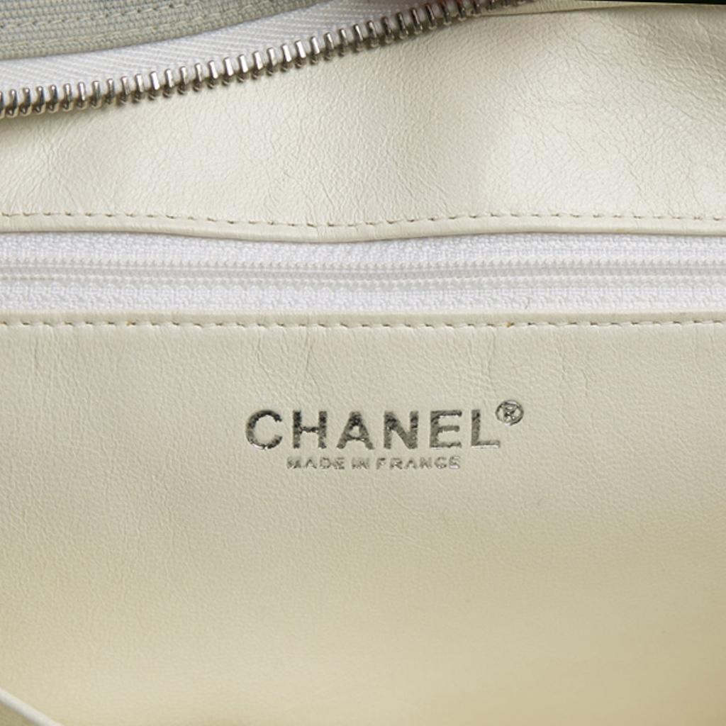 Women's Chanel Light Grey/White Quilted Canvas and Leather Messenger Bag