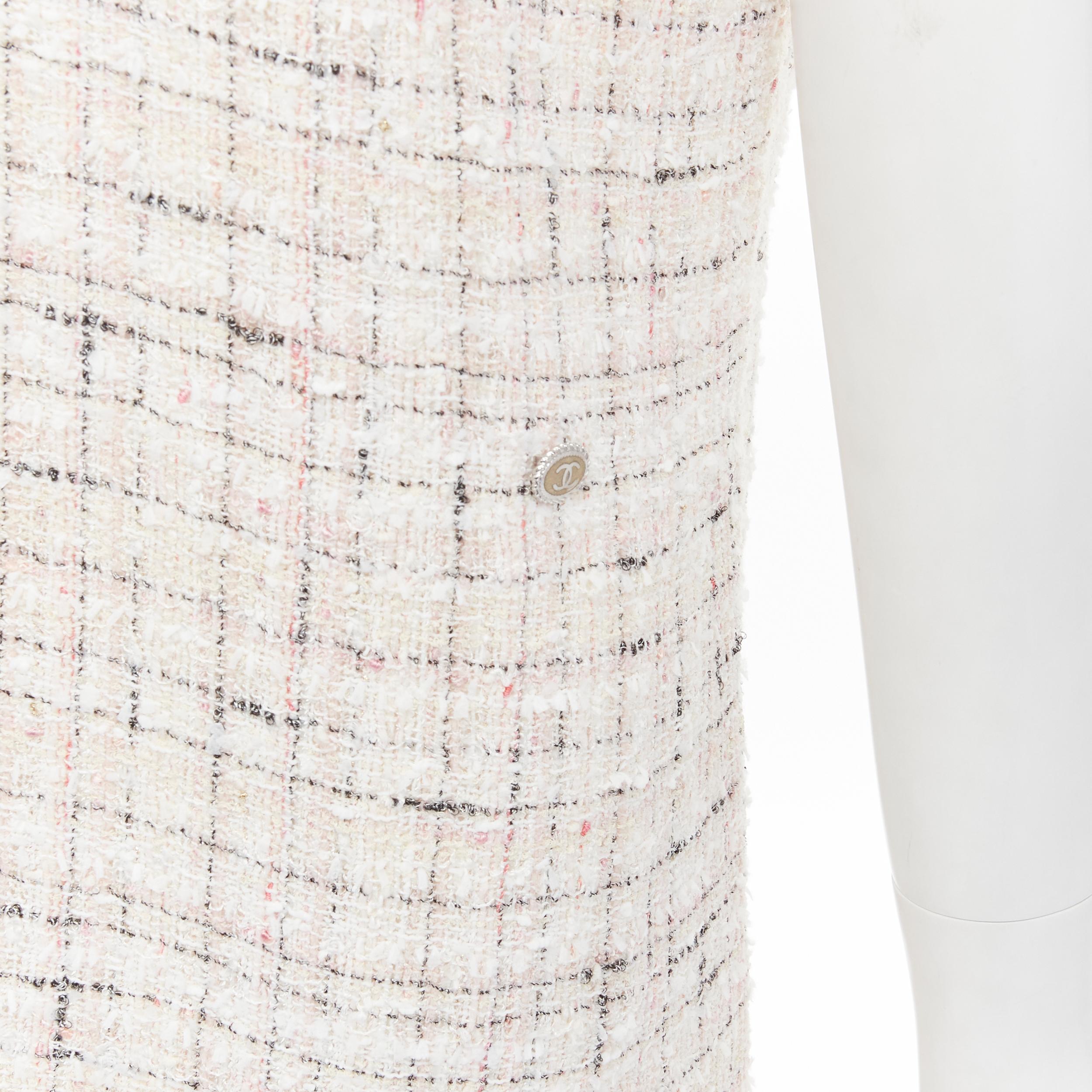 CHANEL light pink beige black check tweed short sleeve sheath dress FR38 M
Brand: Chanel
Material: Tweed
Color: Pink
Pattern: Checkered
Closure: Zip
Extra Detail: Light pink and black check tweed. Silver CC charm at front waist. Fully lined in nude