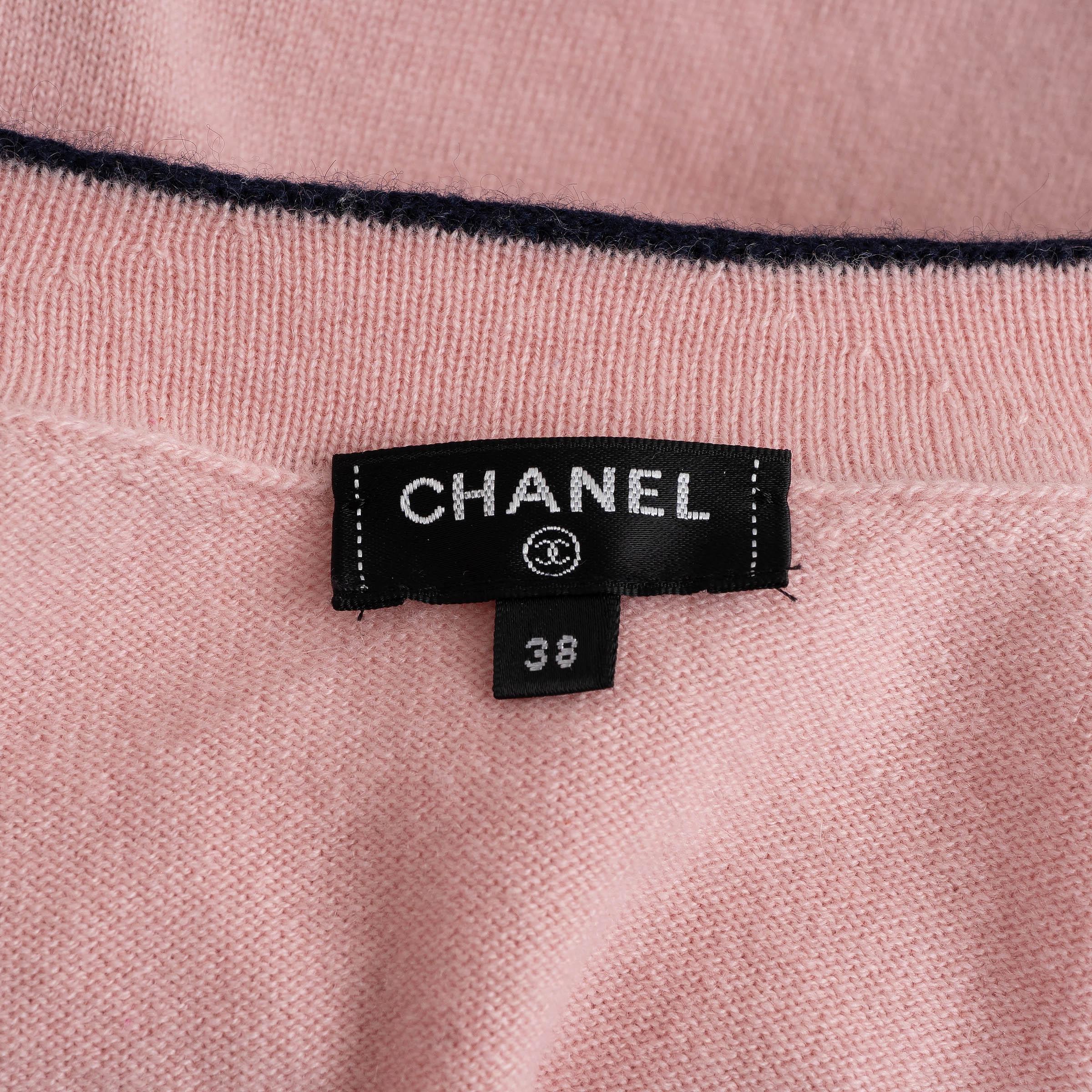 CHANEL rosa claro cachemira 21S CONTRASTE TRIM Cárdigan Jersey 38 S en venta 2