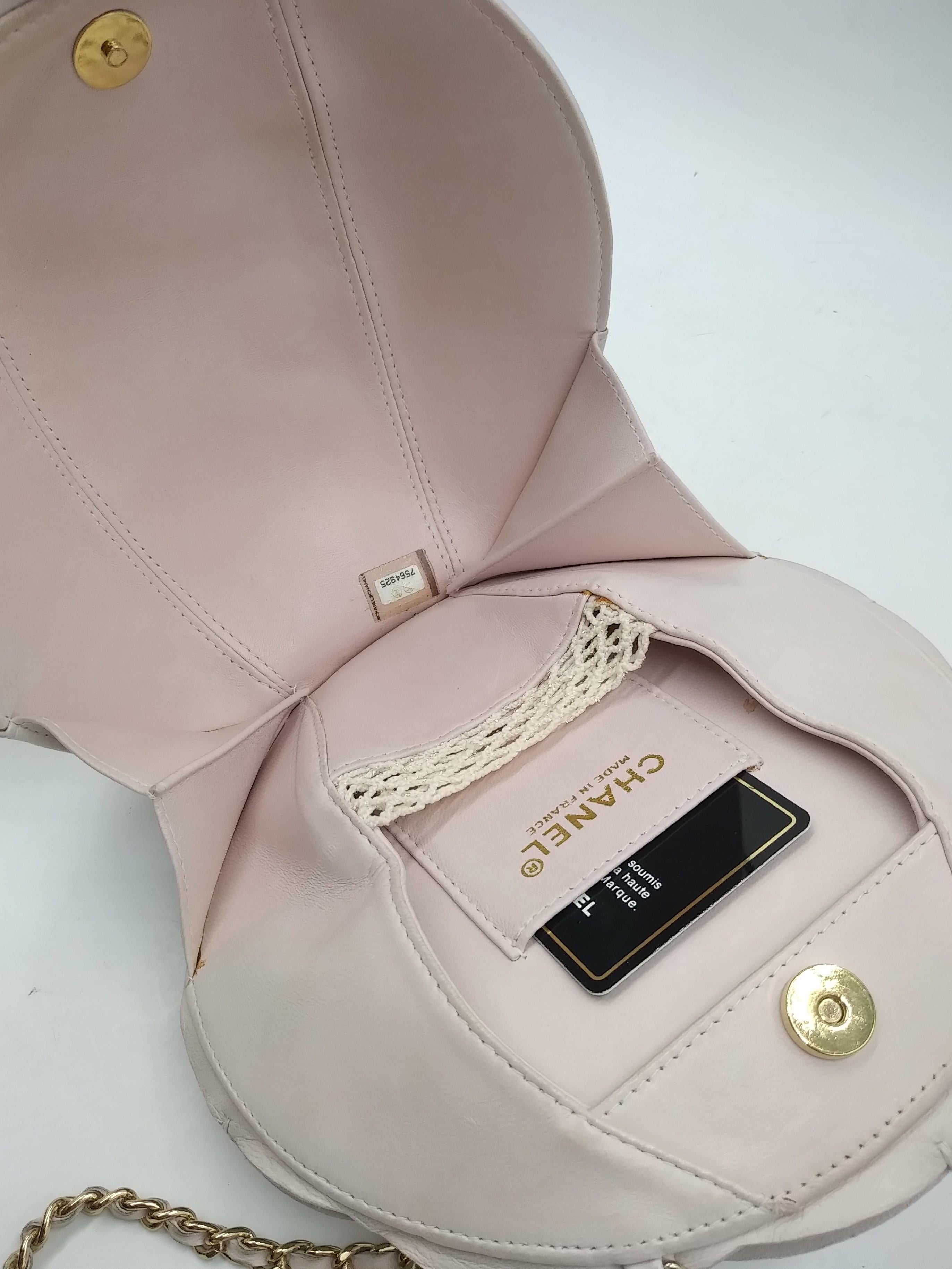 Chanel Light Pink Leather Camellia Flower Bag In Good Condition For Sale In Lugano, Ticino
