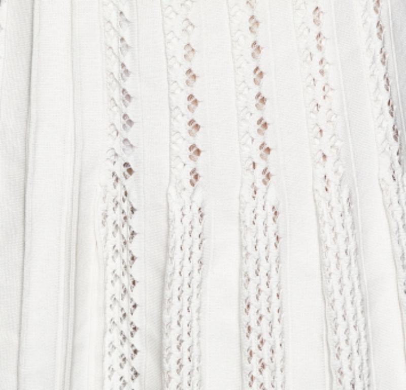 Chanel Falda rosa claro de punto perforado S en Bueno Estado en Dubai, Al Qouz 2