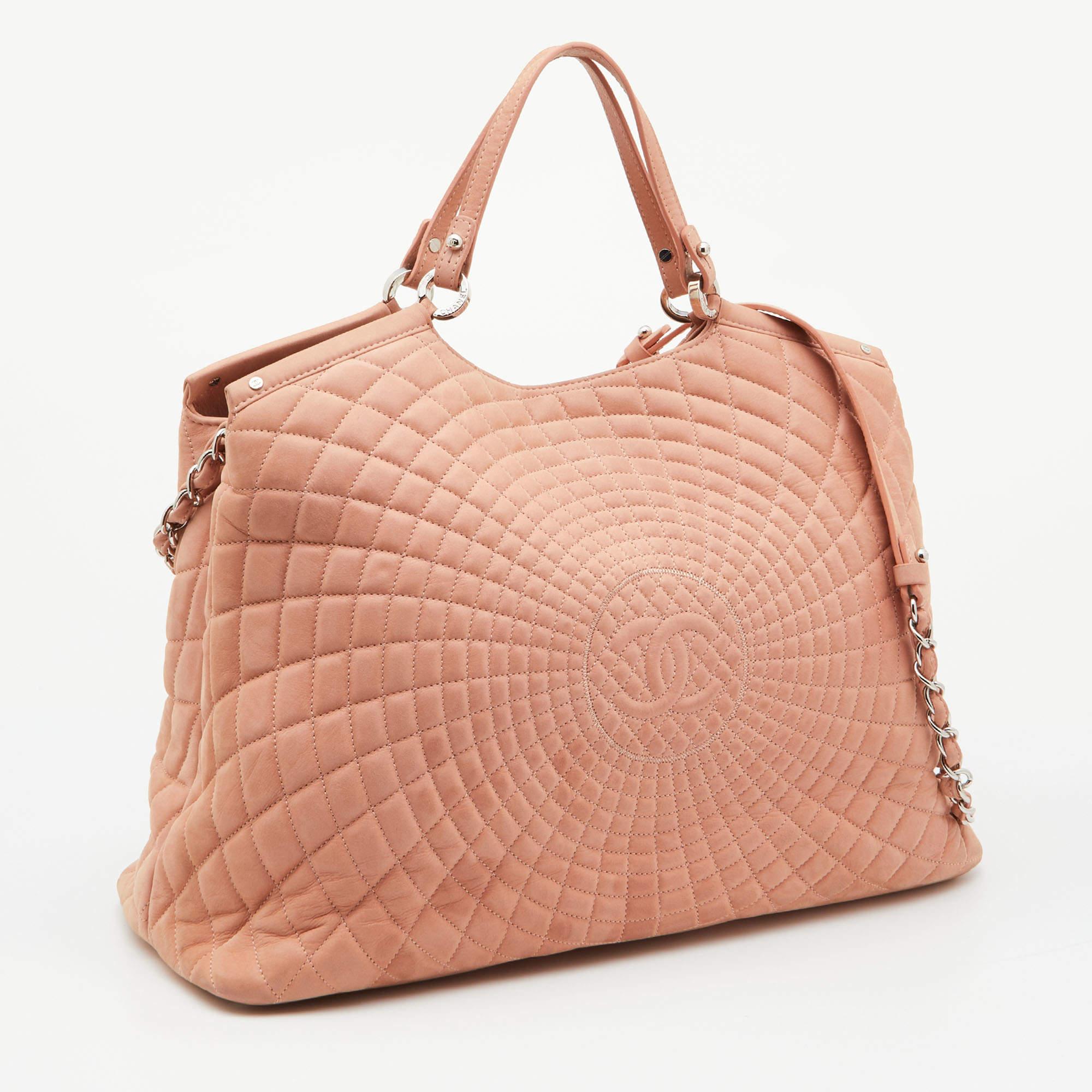 Women's Chanel Light Pink Quilted Iridescent Leather Large Sea Hit Tote For Sale
