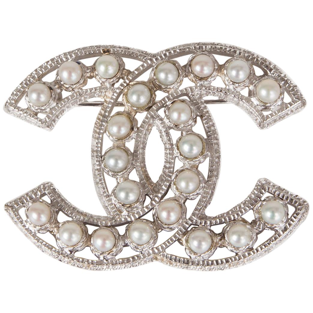 NIB 100%Auth Chanel 19S Crystal/Faux Pearl Large CC Logo Brooch
