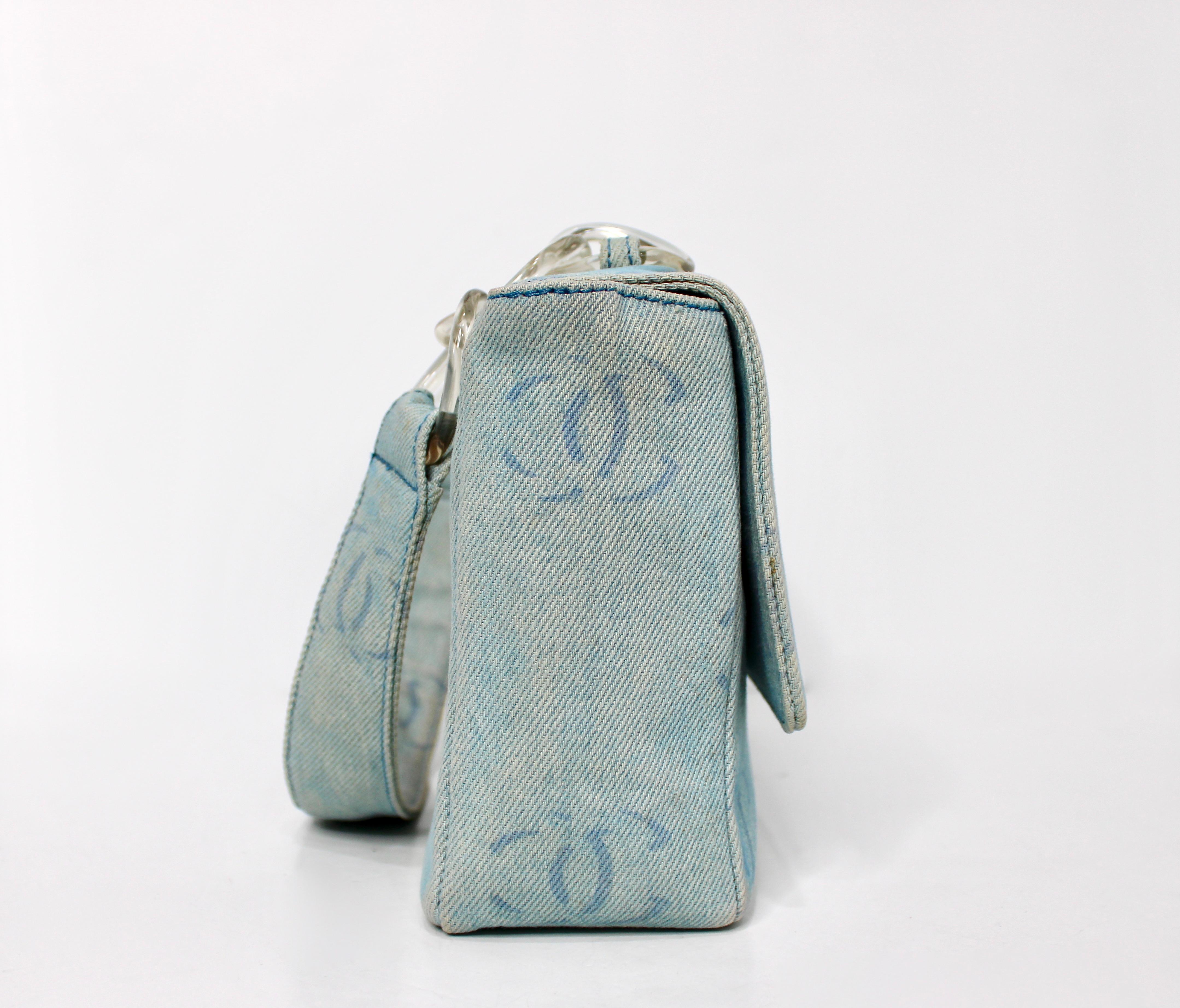 Chanel Light Wash Denim Interlocking CC Printed Flap Bag circa Y2K en vente 1