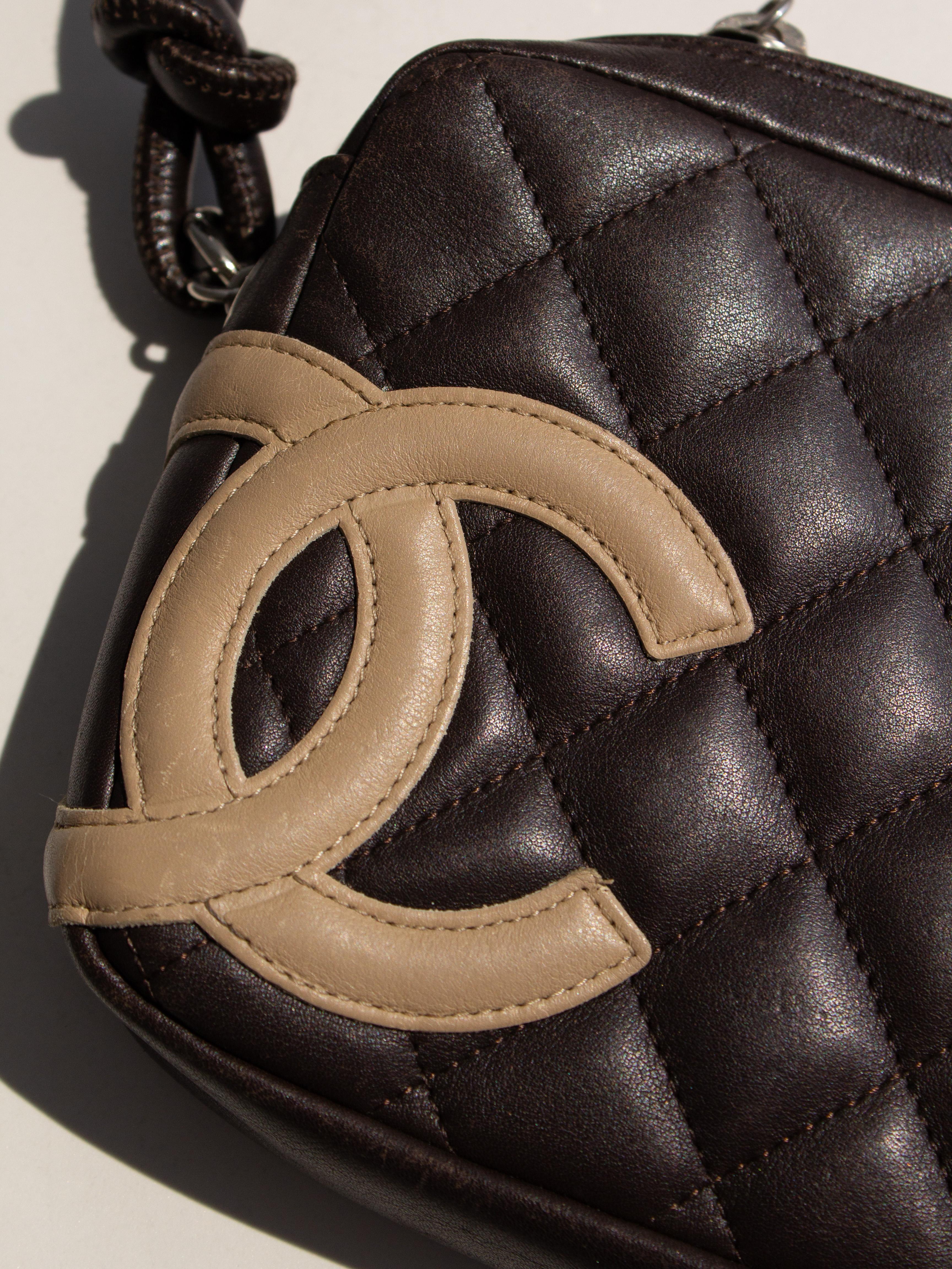 Chanel Ligne Cambon Pochette Schokoladenbraun Beige Logo Tasche (Schwarz) im Angebot