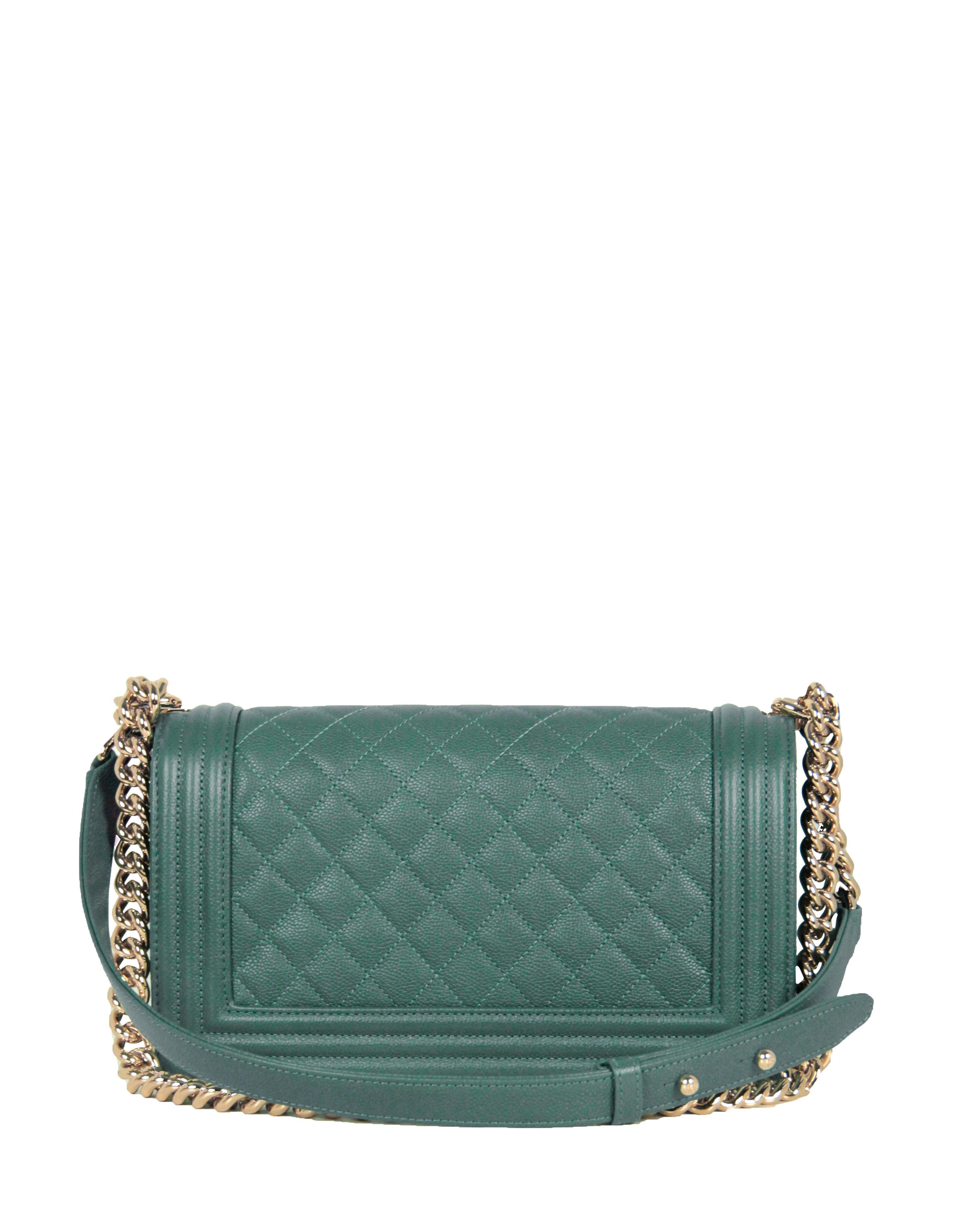 Chanel WIE NEU 2021 Grün Kaviar Leder Medium Boy Klappentasche mit Etikett (Grau)