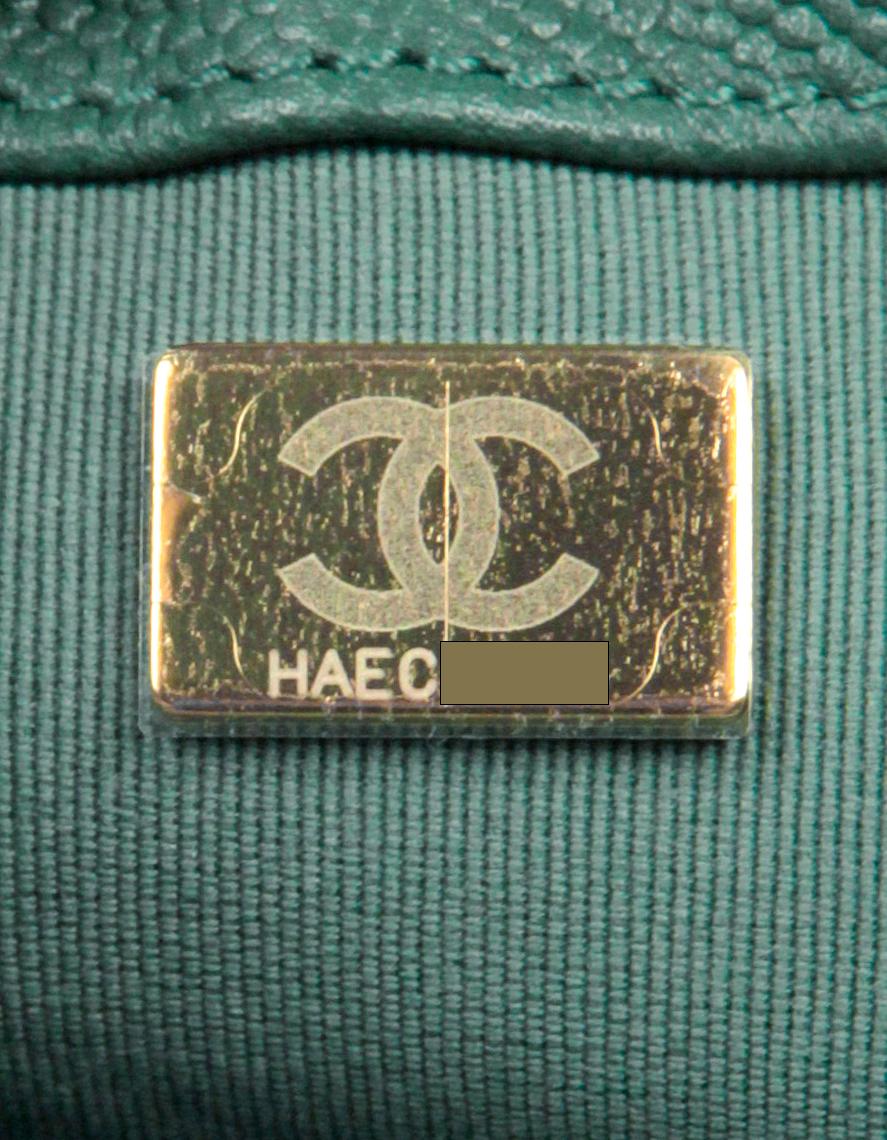 Chanel WIE NEU 2021 Grün Kaviar Leder Medium Boy Klappentasche mit Etikett 3