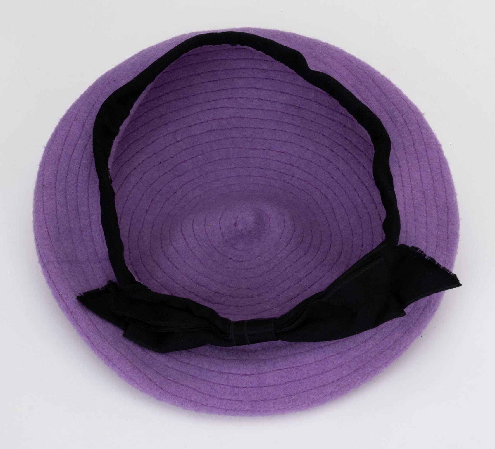 Women's Chanel Lilac & Black Wool Beret For Sale