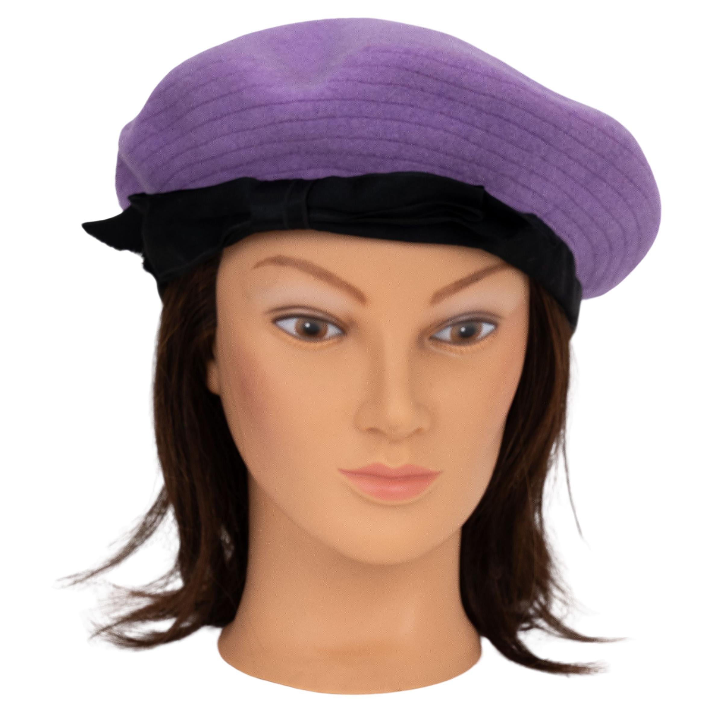 Chanel - Béret en laine lilas et noir en vente