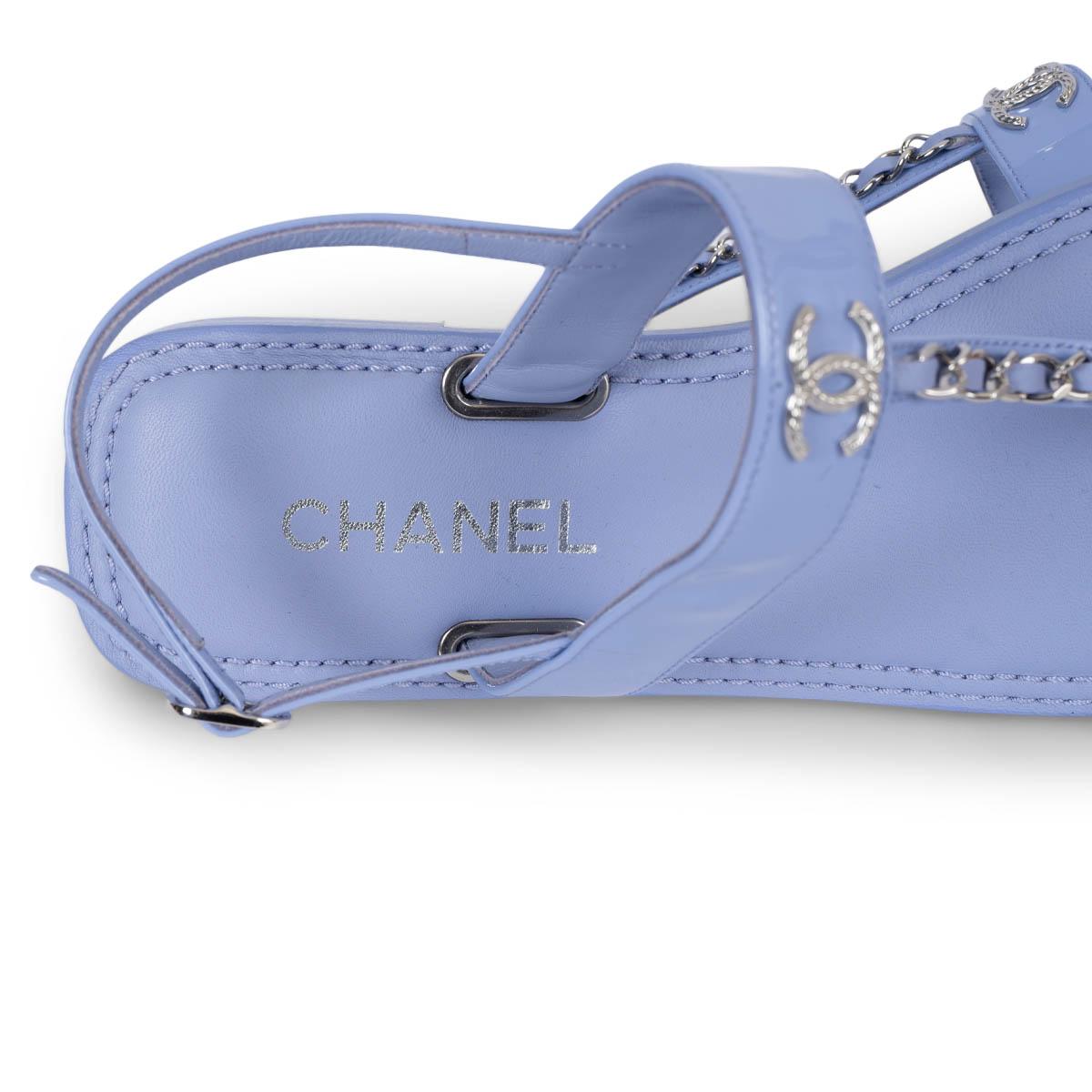 CHANEL lila Lackleder 2022 22C CHAIN T-STRAP Sandalen Schuhe aus Lackleder 41 im Angebot 4