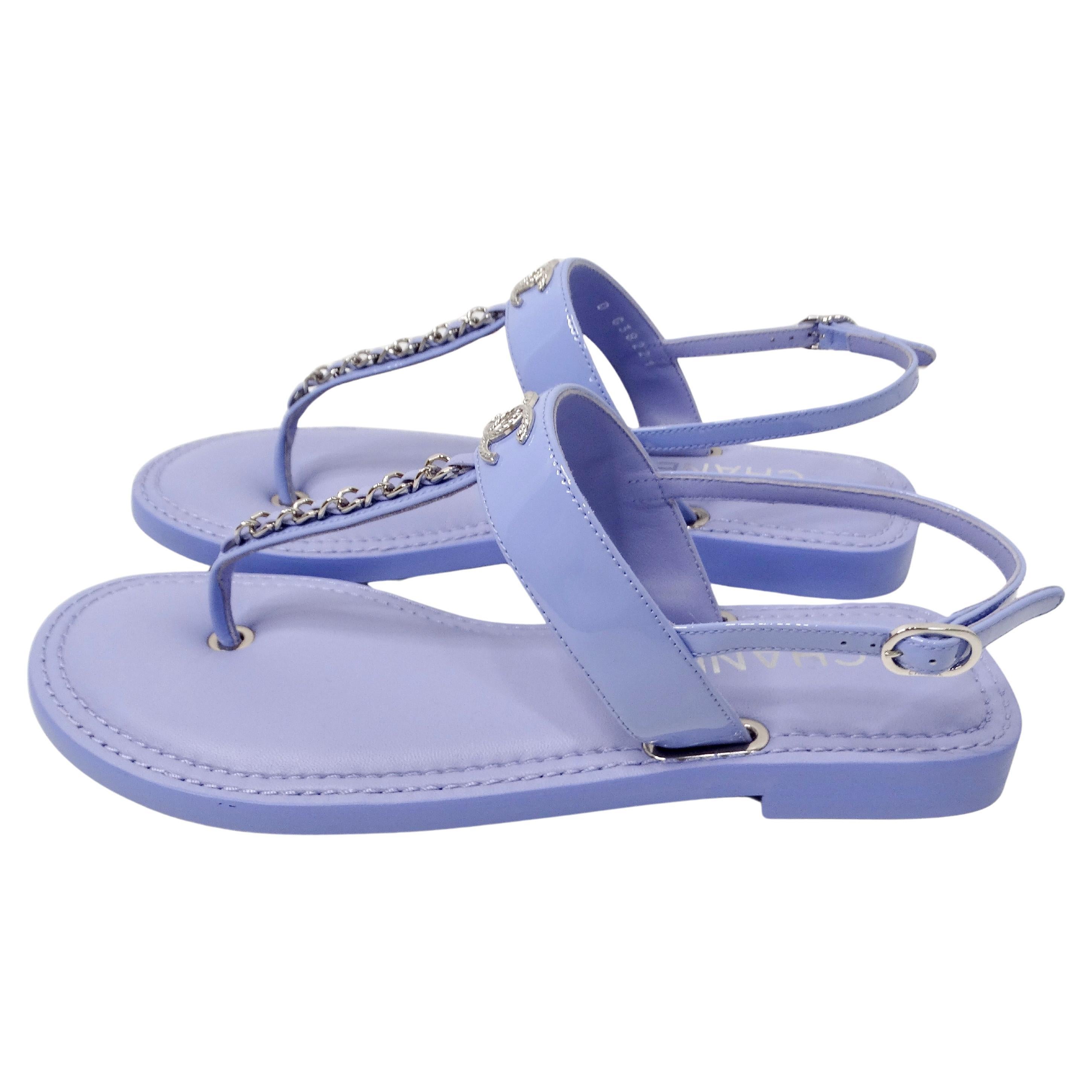 Chanel Lilac Patent Leather Chain T-Strap Sandals In Good Condition For Sale In Scottsdale, AZ