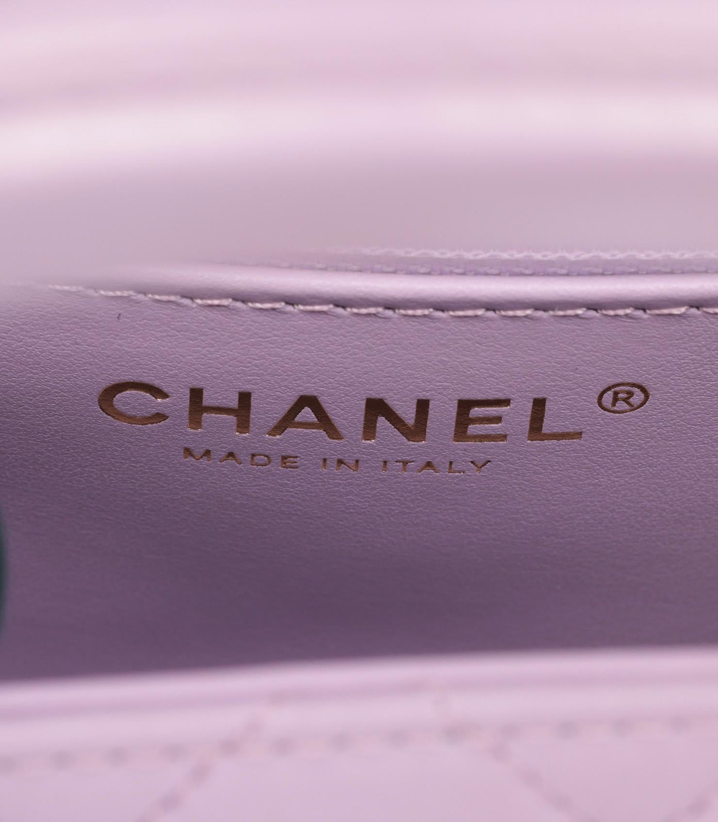 Chanel Bolso Kelly Nano Classic en piel de becerro acolchada lila en venta 3