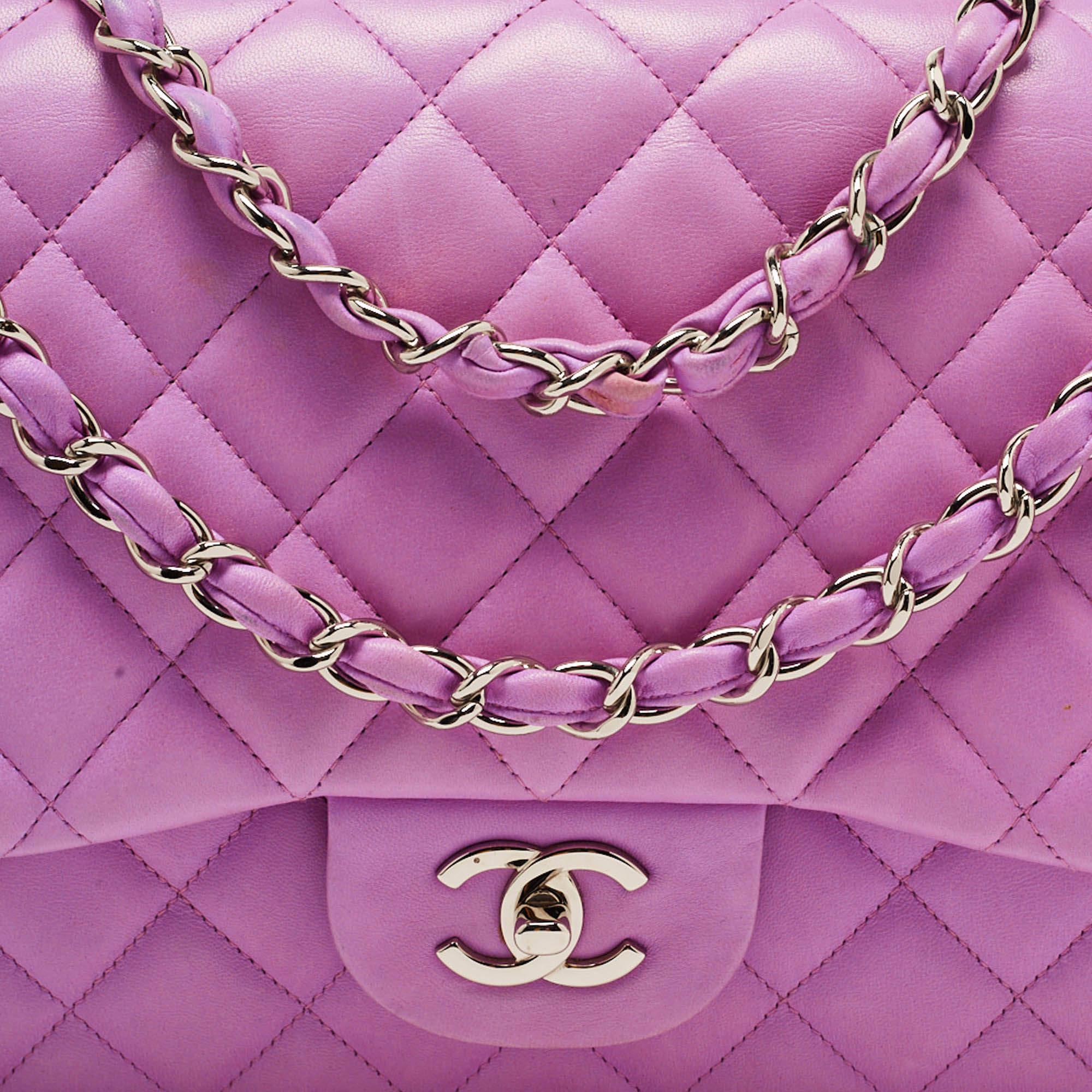 Chanel Lilac Quilted Lambskin Leather Jumbo Classic Double Flap Bag In Good Condition In Dubai, Al Qouz 2