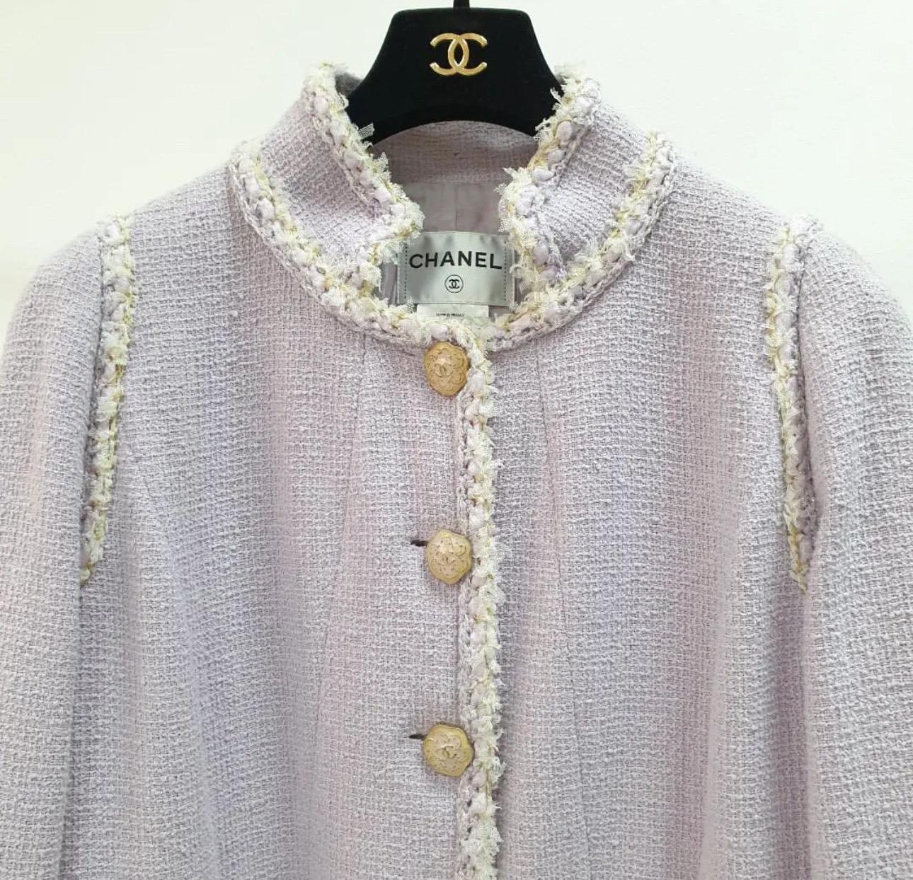 Chanel Lilac Versailles Tweed Jacket In Good Condition In Krakow, PL